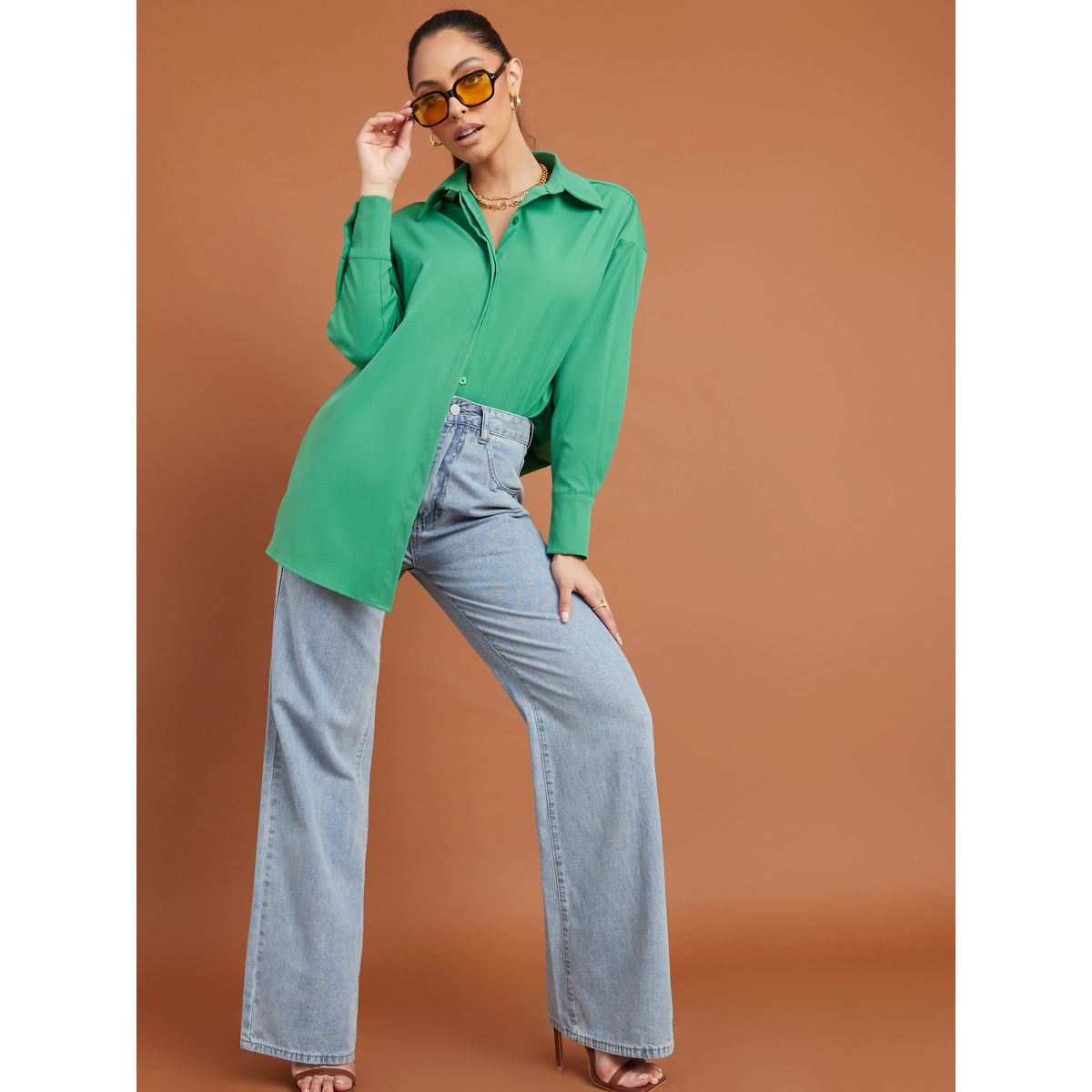 بنطال جينز بقصة ارجل عريضة-women-clothing-bottoms-jeans-image-2