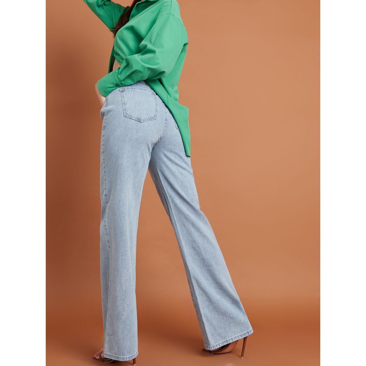 بنطال جينز بقصة ارجل عريضة-women-clothing-bottoms-jeans-image-4