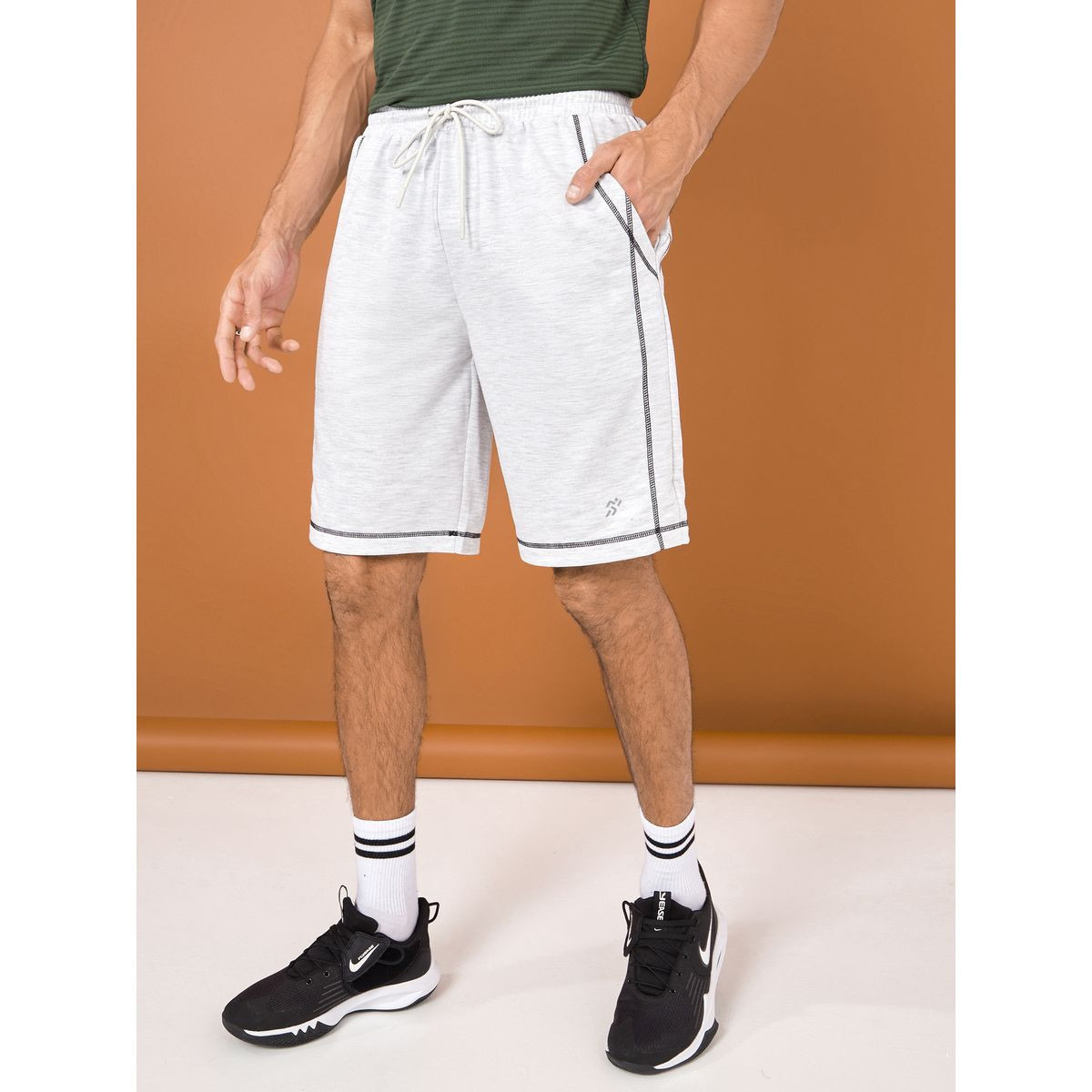 شورت محبوك بتداخلات مدروزة-sports-men-clothing-bottoms-image-1