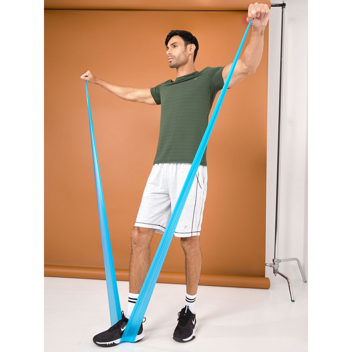 شورت محبوك بتداخلات مدروزة-sports-men-clothing-bottoms-image-2
