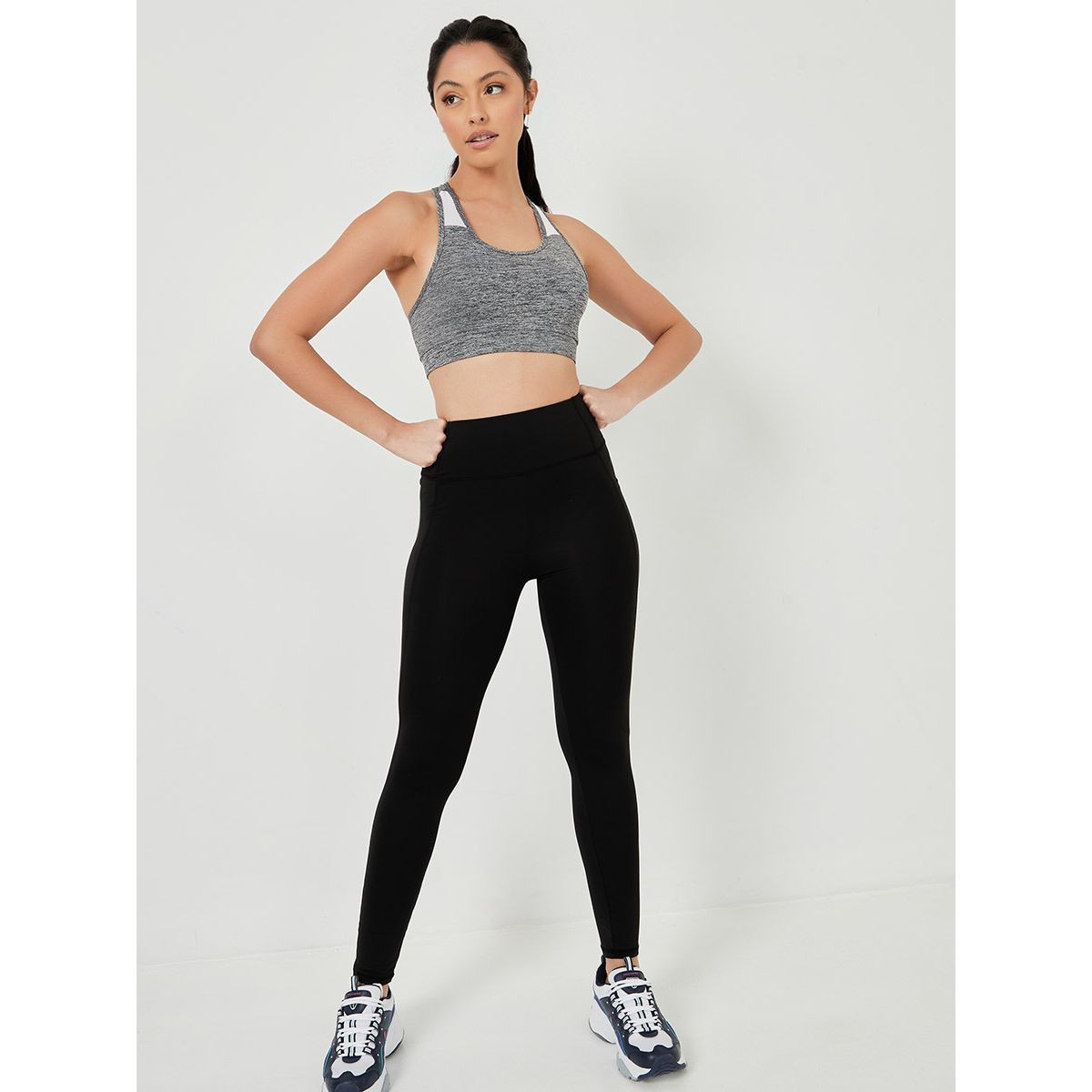صدرية رياضية بنمط ريسر باك من ستايلي-women-clothing-sportswearandactivewear-sportsbras-image-2