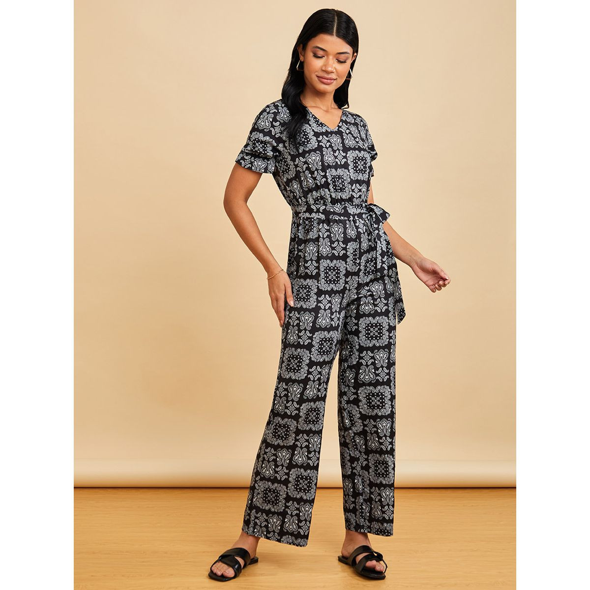 جمبسوت بقصة واسعة-women-clothing-jumpsuits-image-1
