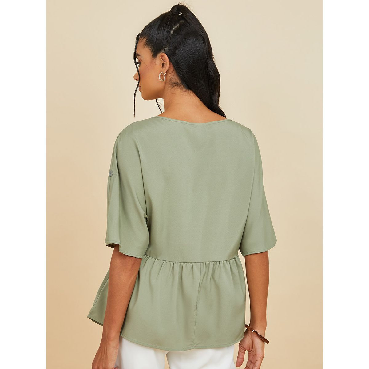 بلوزة بقصة واسعة واكمام مطوية-women-clothing-shirtsandblouses-blouses-image-3