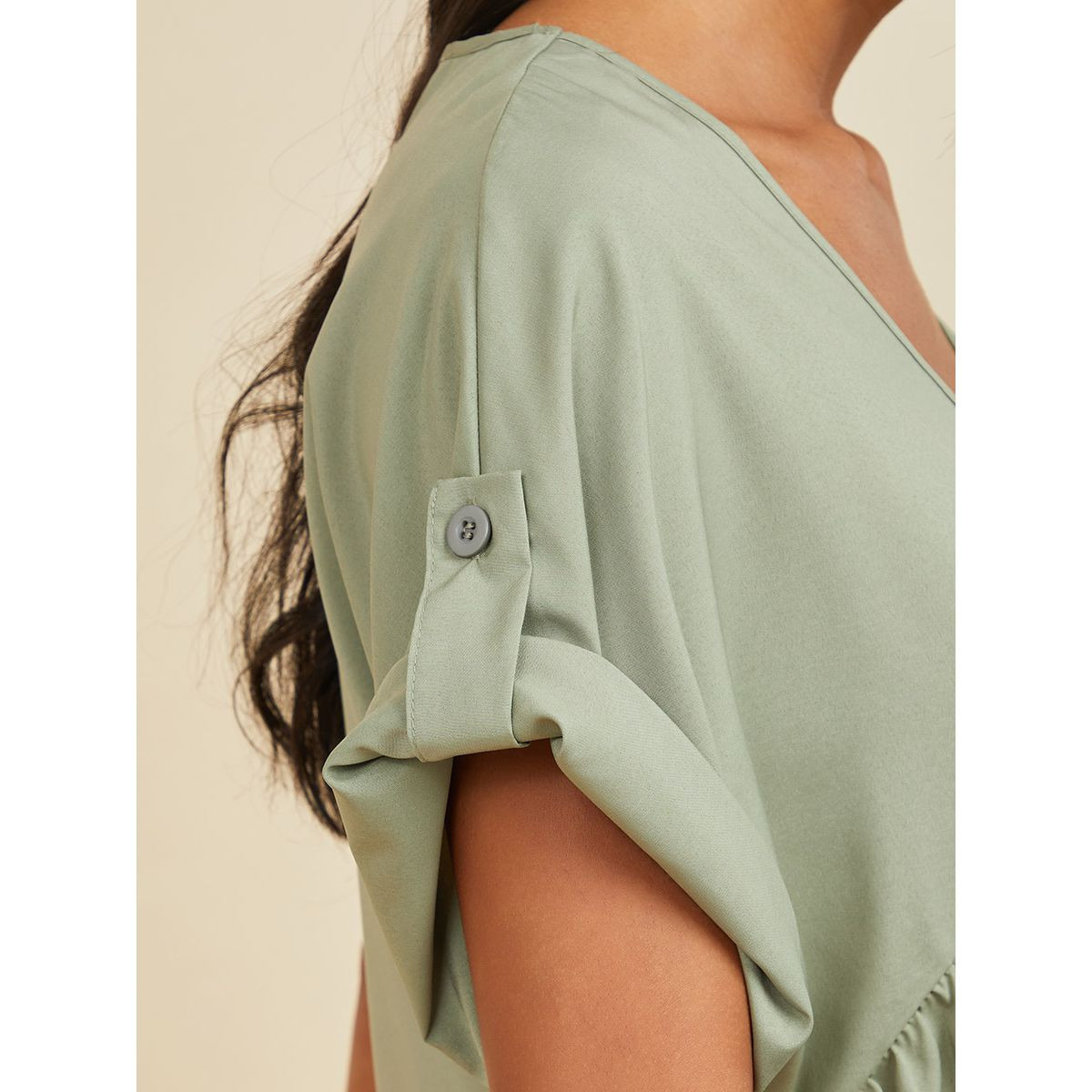 بلوزة بقصة واسعة واكمام مطوية-women-clothing-shirtsandblouses-blouses-image-4