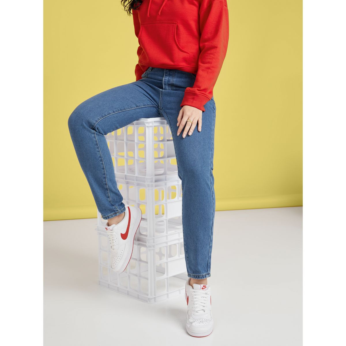 بنطال جينز سادة بجيوب-women-clothing-bottoms-jeans-image-1