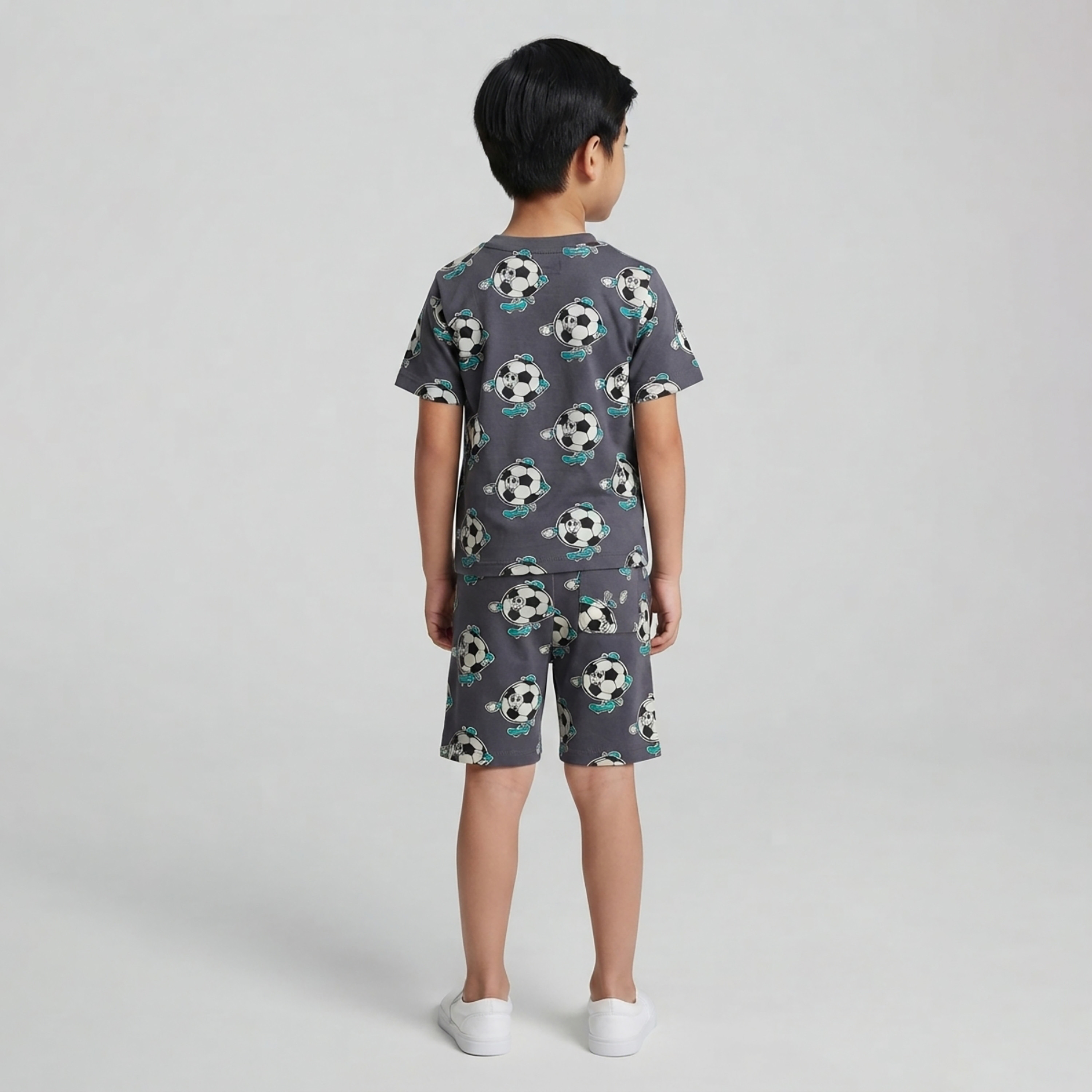 طقم متناسق تيشرت بأكمام قصيرة وبنطال بيجامة بطبعة كرة القدم من بيبي كلو-boys-clothing-setsandcoords-image-2