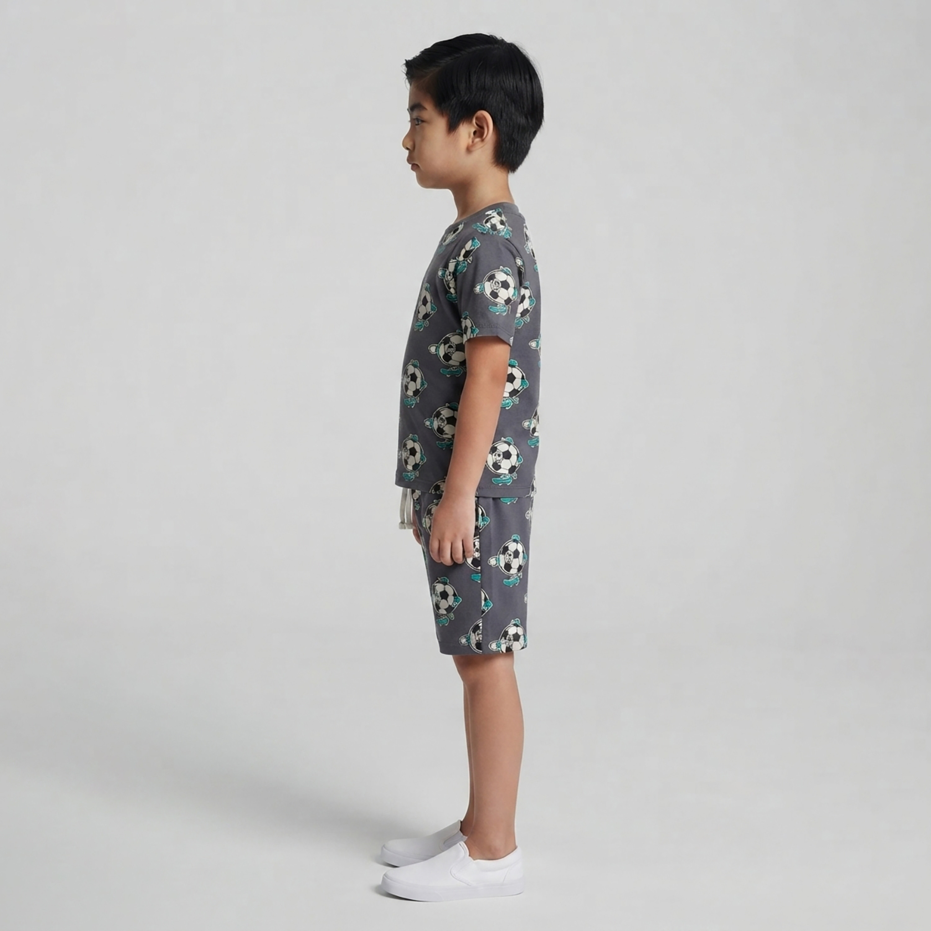 طقم متناسق تيشرت بأكمام قصيرة وبنطال بيجامة بطبعة كرة القدم من بيبي كلو-boys-clothing-setsandcoords-image-3