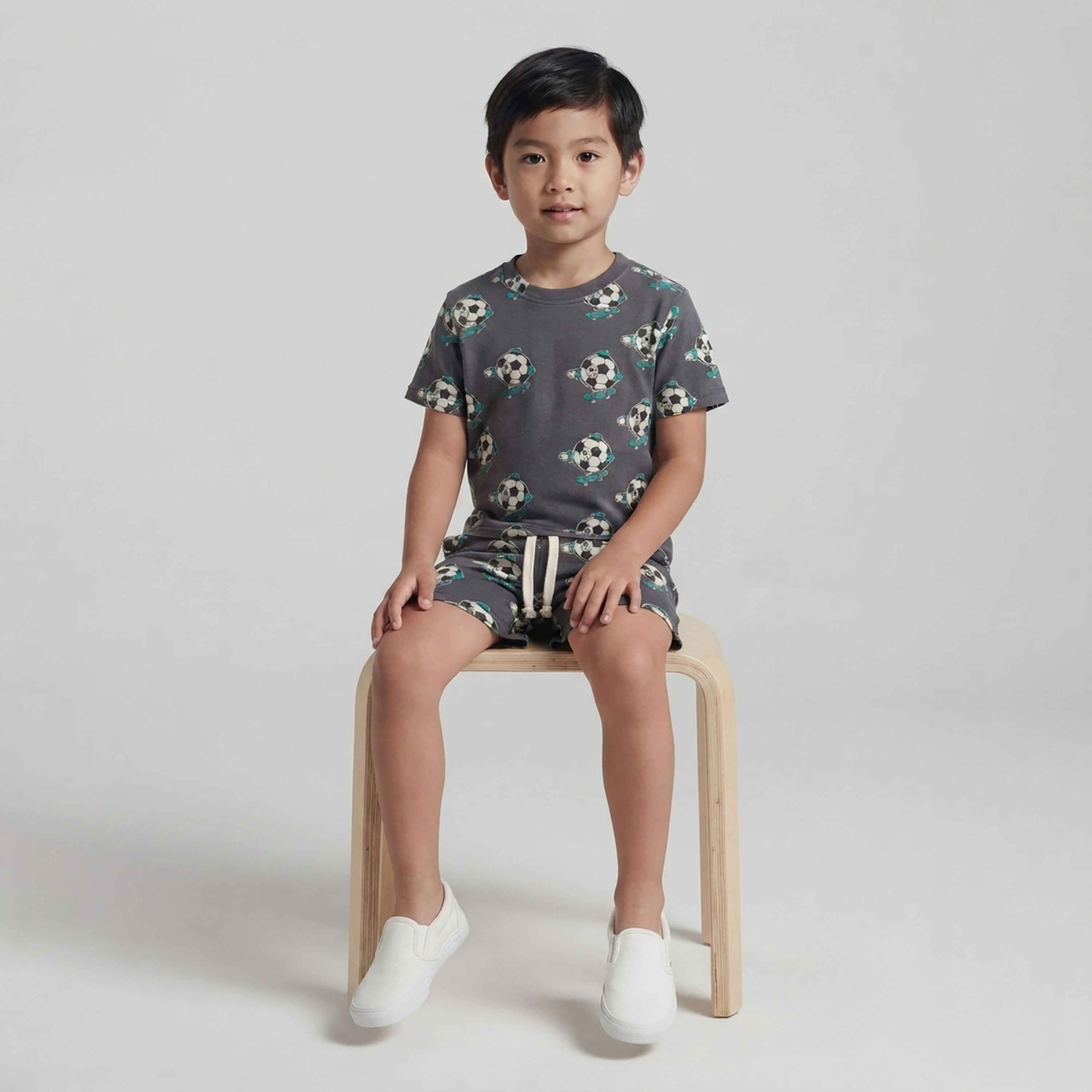 طقم متناسق تيشرت بأكمام قصيرة وبنطال بيجامة بطبعة كرة القدم من بيبي كلو-boys-clothing-setsandcoords-image-4