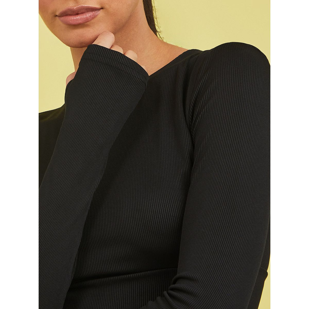 طقم رياضي من ( ليقنز + بلوزة ) من ستايلي-sports-women-clothing-trackpantsandtracksuits-image-3