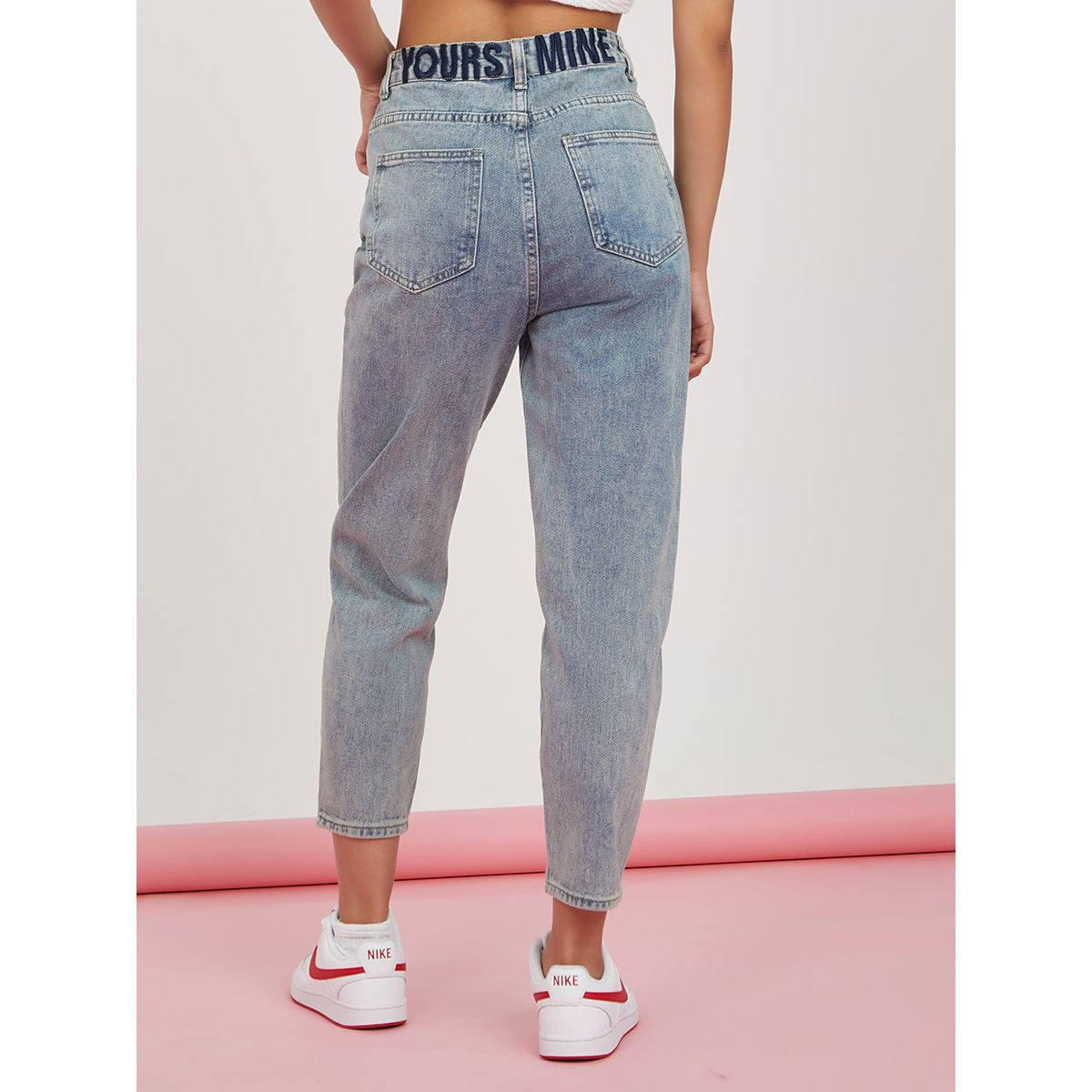 جينز بقصة موم وخصر عالي من ستايلي-women-clothing-bottoms-jeans-image-4
