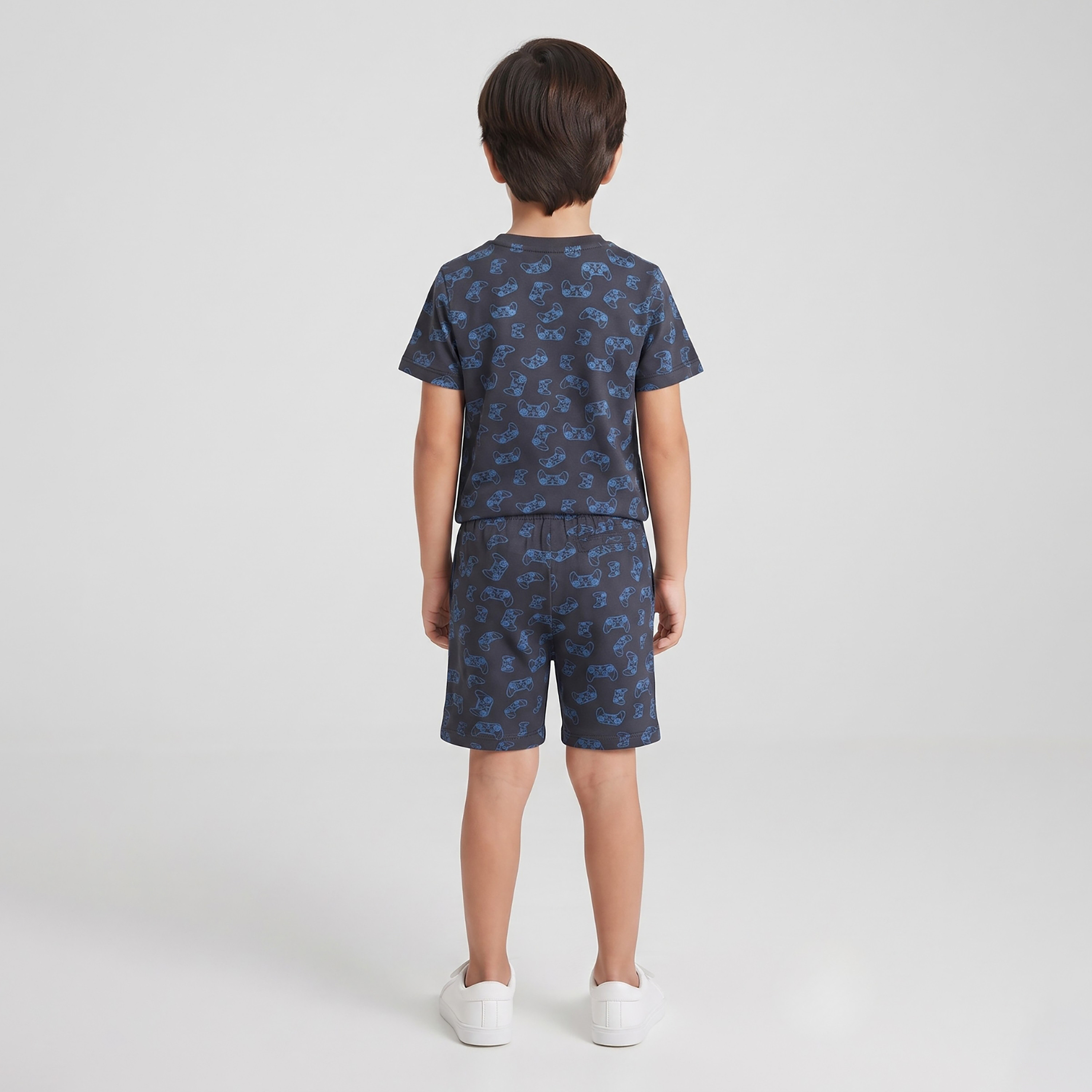 طقم متناسق تيشرت بأكمام قصيرة وبنطال بيجامة بطبعة ذراع ألعاب الفيديو من بيبي كلو-boys-clothing-setsandcoords-image-2