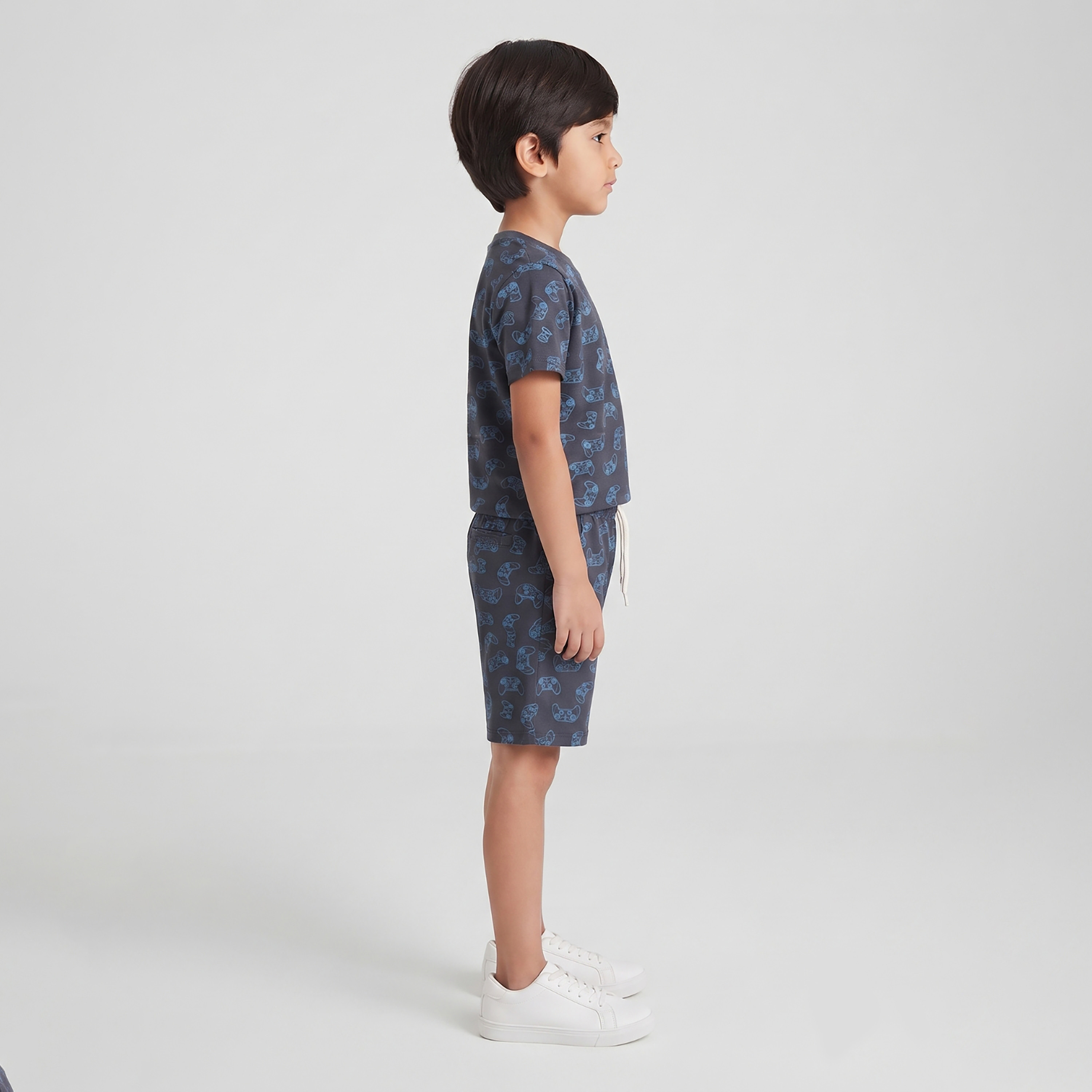 طقم متناسق تيشرت بأكمام قصيرة وبنطال بيجامة بطبعة ذراع ألعاب الفيديو من بيبي كلو-boys-clothing-setsandcoords-image-3