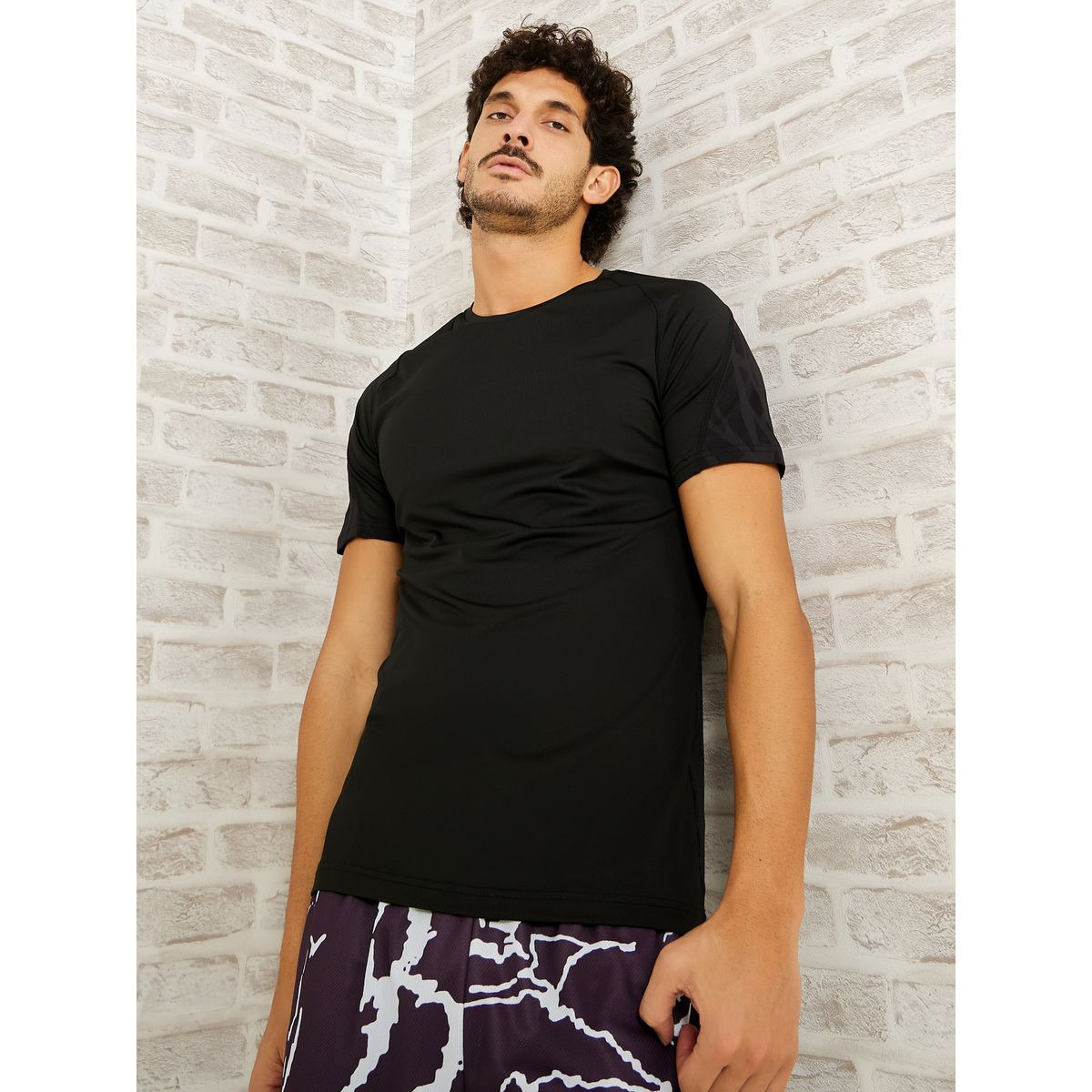 تيشيرت رياضي باكمام قصيرة-men-clothing-sportswearandactivewear-tshirtsandpolos-image-3
