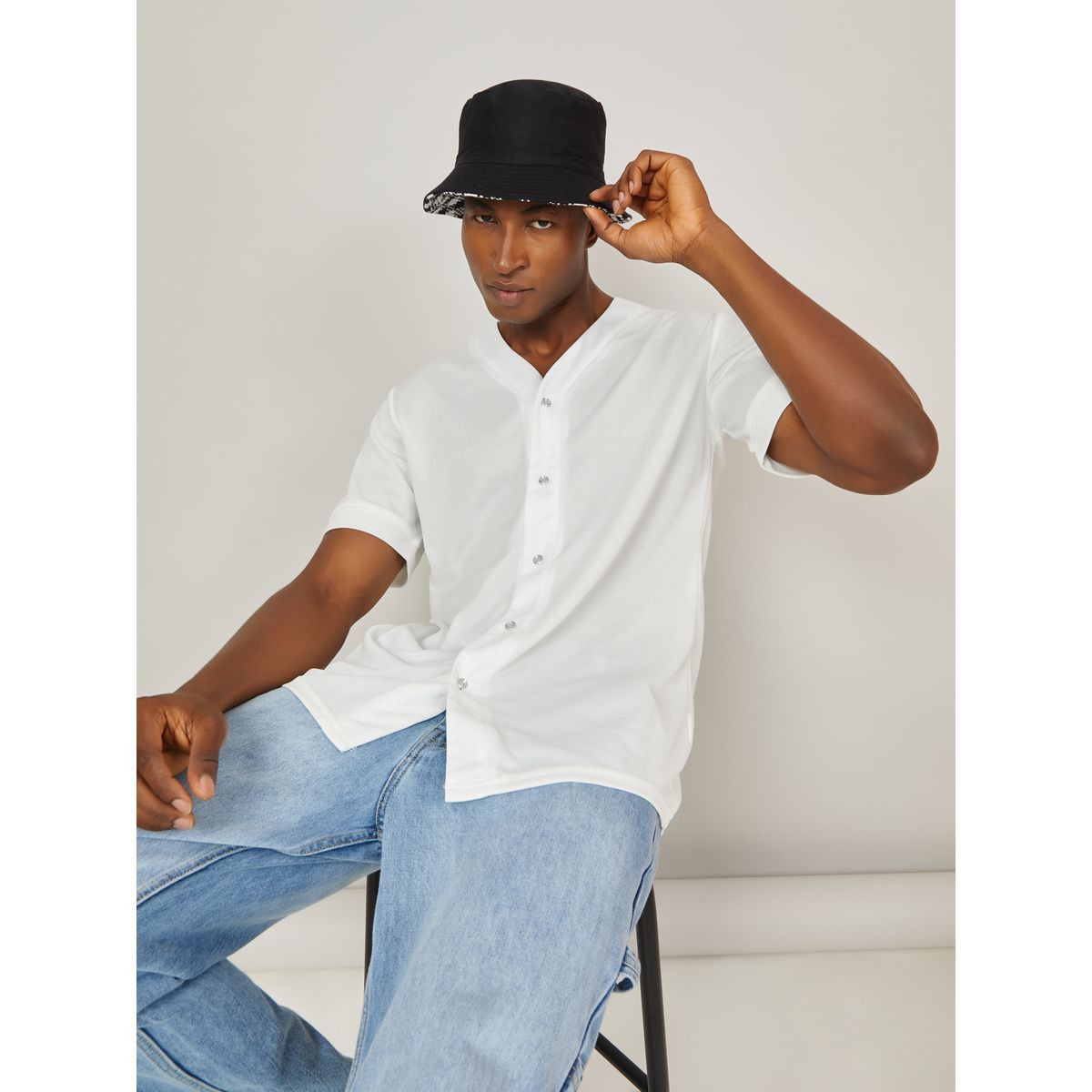 تيشيرت بقصة واسعة وازرار-men-clothing-tshirtsandpolos-tshirts-image-1