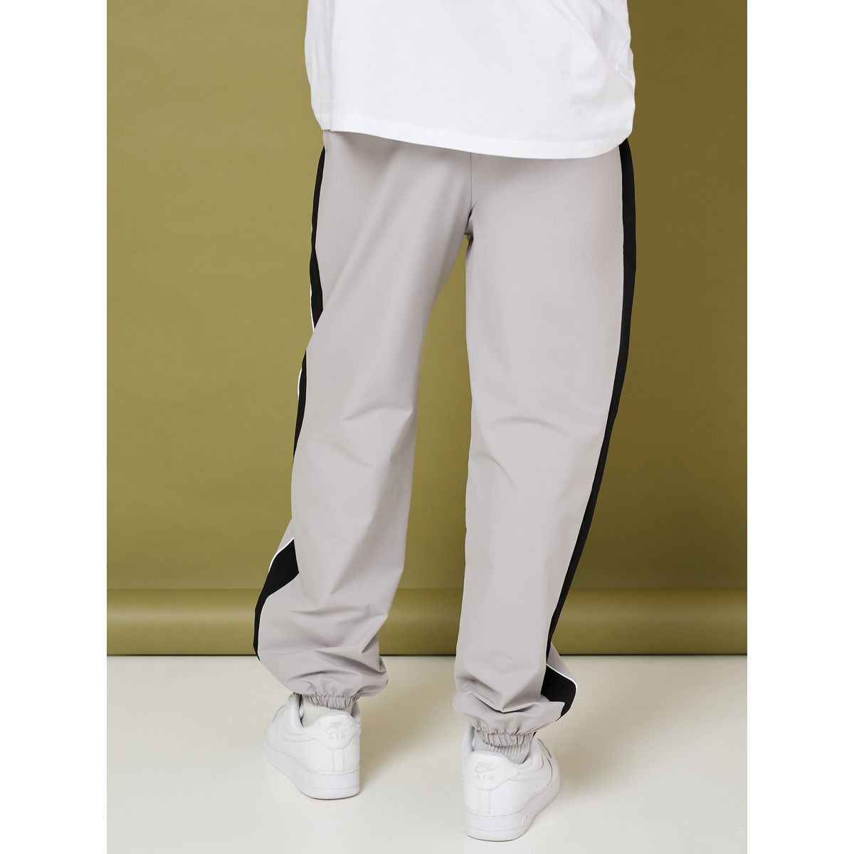 Styli Contrast Piping Insert Utility Jogger-men-clothing-bottoms-trousersandchinos-trousers-image-4