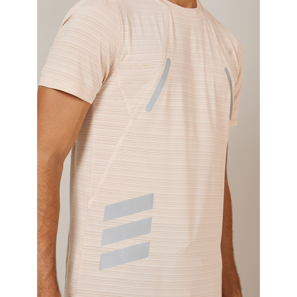 تيشيرت رياضي محبوك بتداخل مغاير-men-clothing-sportswearandactivewear-tshirtsandpolos-image-3