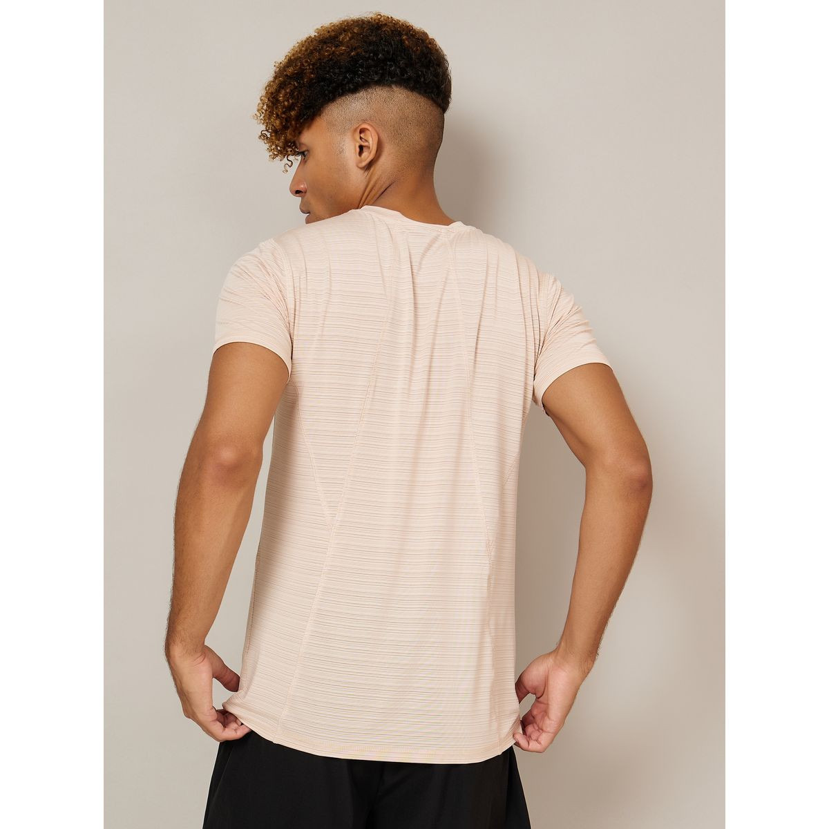 تيشيرت رياضي محبوك بتداخل مغاير-men-clothing-sportswearandactivewear-tshirtsandpolos-image-4