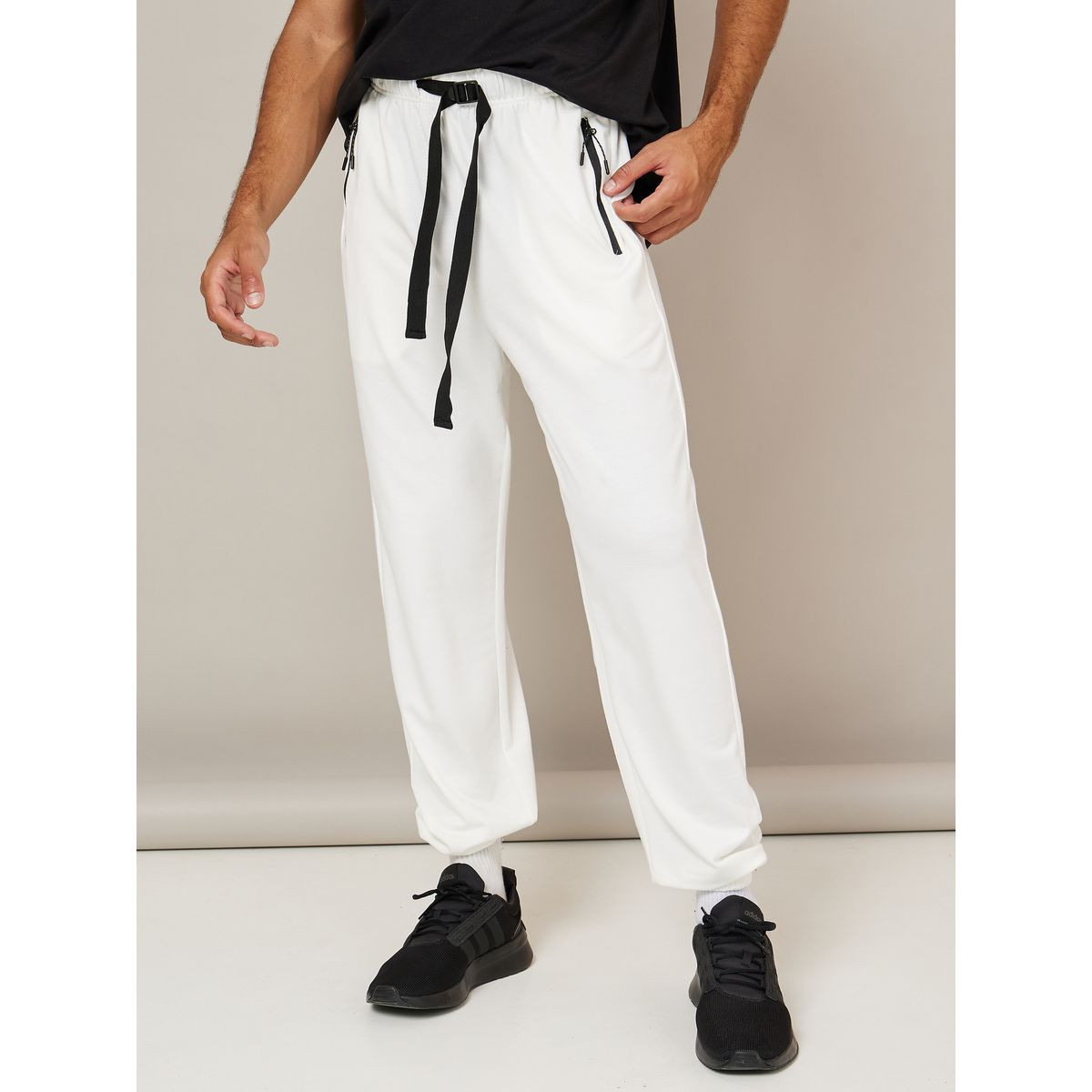 بنطال رياضي مع جيوب بسحاب غلق-sports-men-clothing-bottoms-image-1