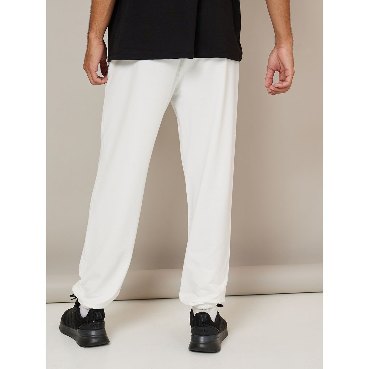 بنطال رياضي مع جيوب بسحاب غلق-sports-men-clothing-bottoms-image-4