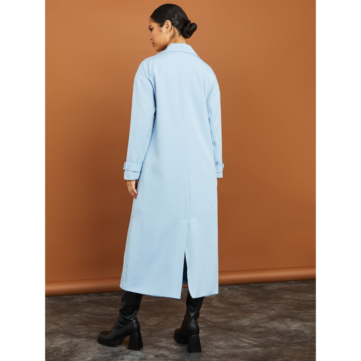معطف طويل بقصة واسعة-women-clothing-coatsandjackets-coats-image-4
