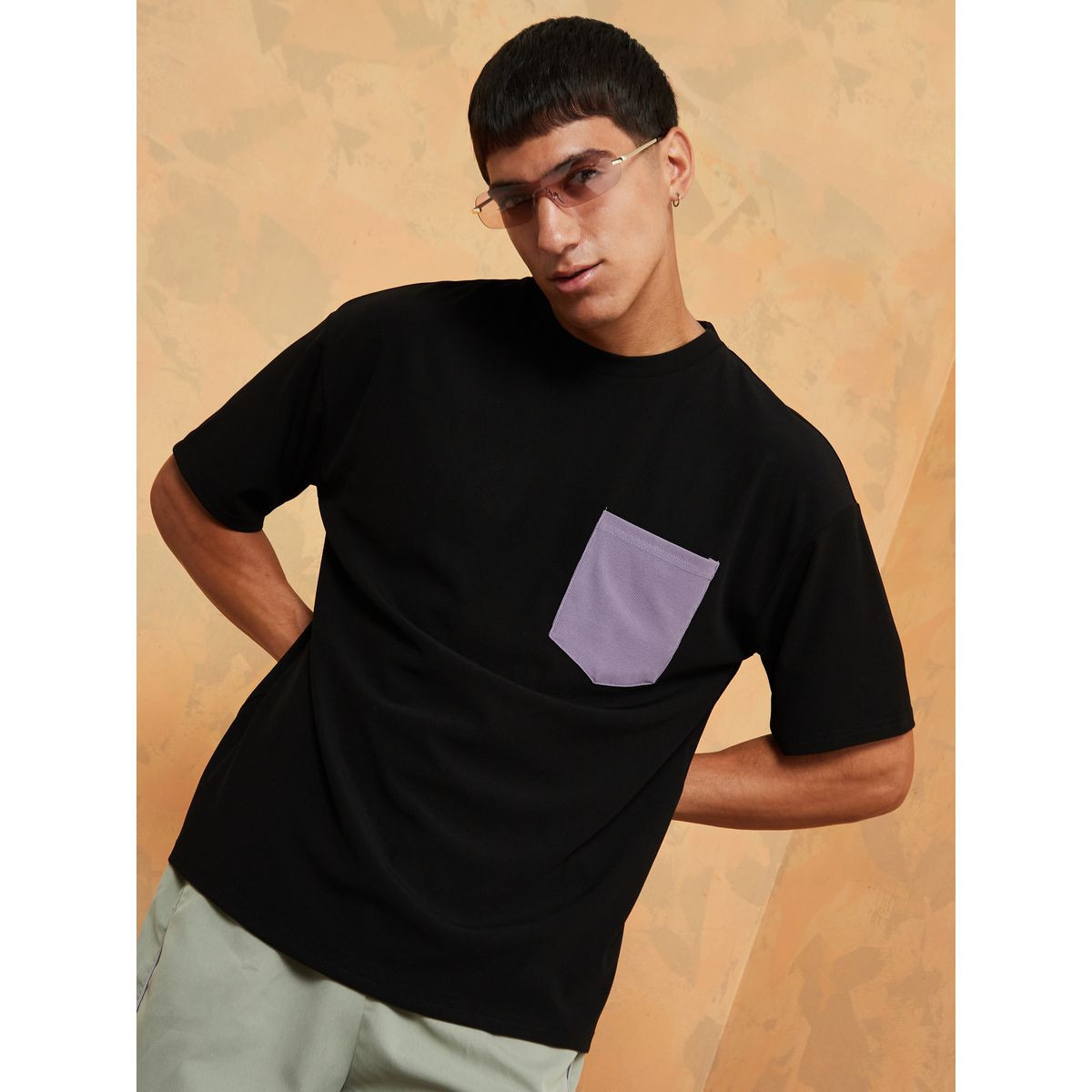 تيشيرت بقصة واسعة واكمام قصيرة-men-clothing-tshirtsandpolos-tshirts-image-1
