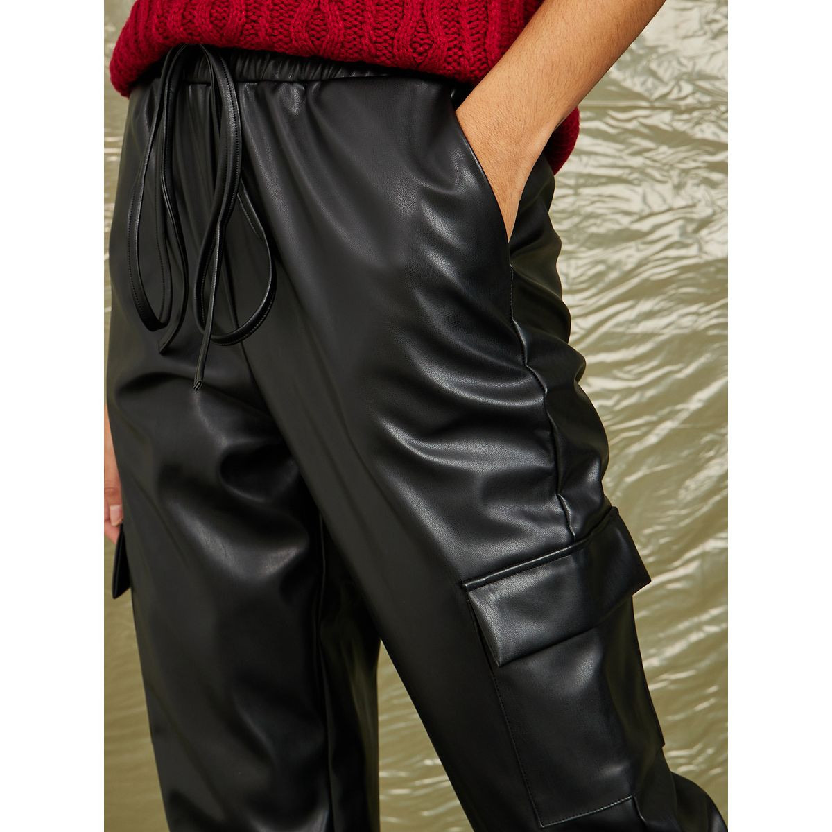 جوغر جلد بنمط كارجو-women-clothing-bottoms-joggers-image-4