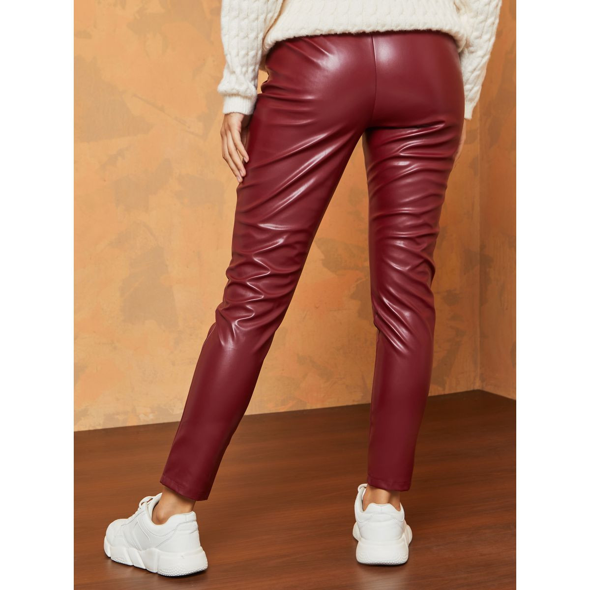 ليقنز جلد مزين بشق امامي-women-clothing-leggings-image-4