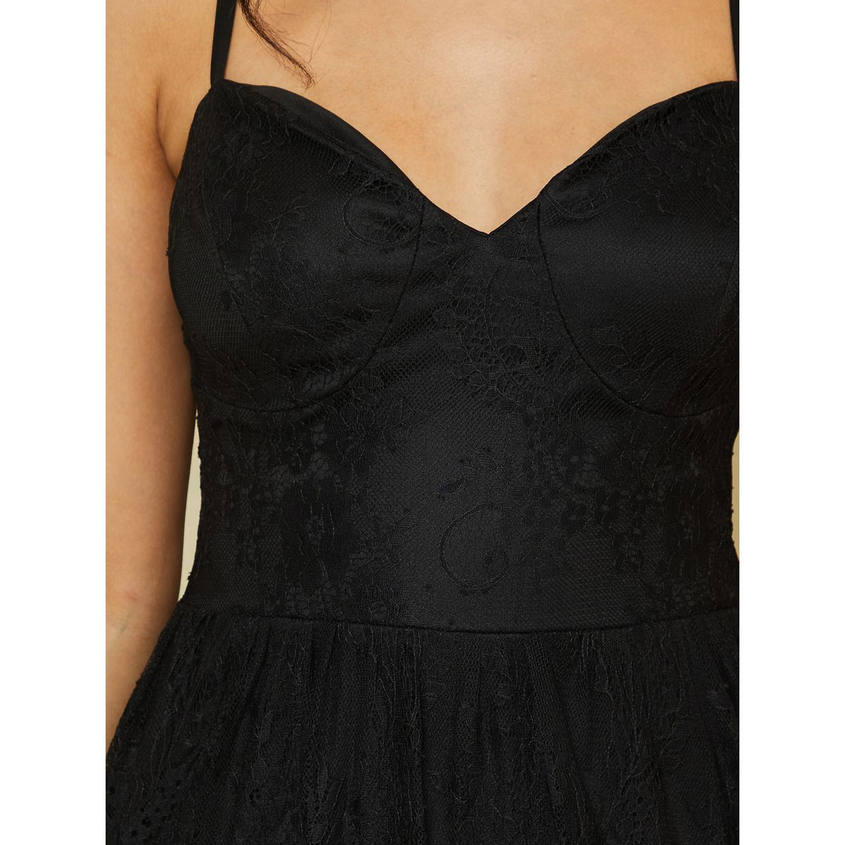 Styli Strappy Lace Overlay A-Line Maxi Dress-women-clothing-dresses-image-3