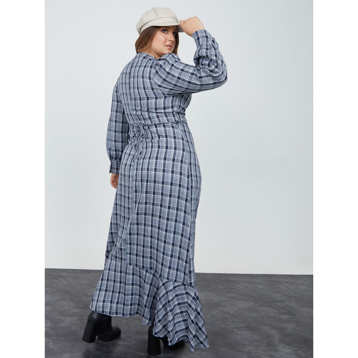 Styli Plus Long Sleeves Ruched Front Detail Checked A-Line Maxi Dress-women-clothing-dresses-image-4