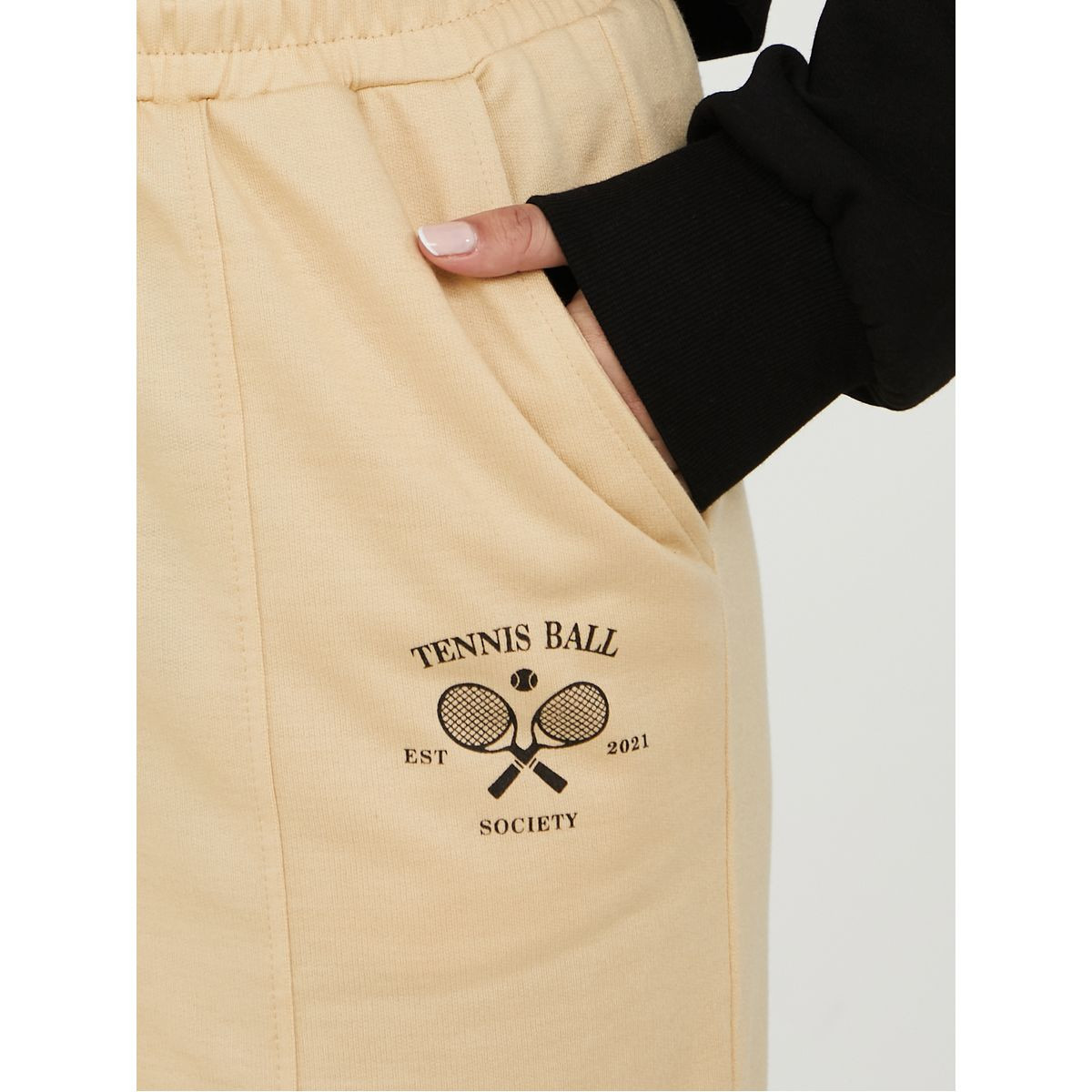 جوغر بقصة مريحة ورباط خصر-women-clothing-bottoms-joggers-image-3