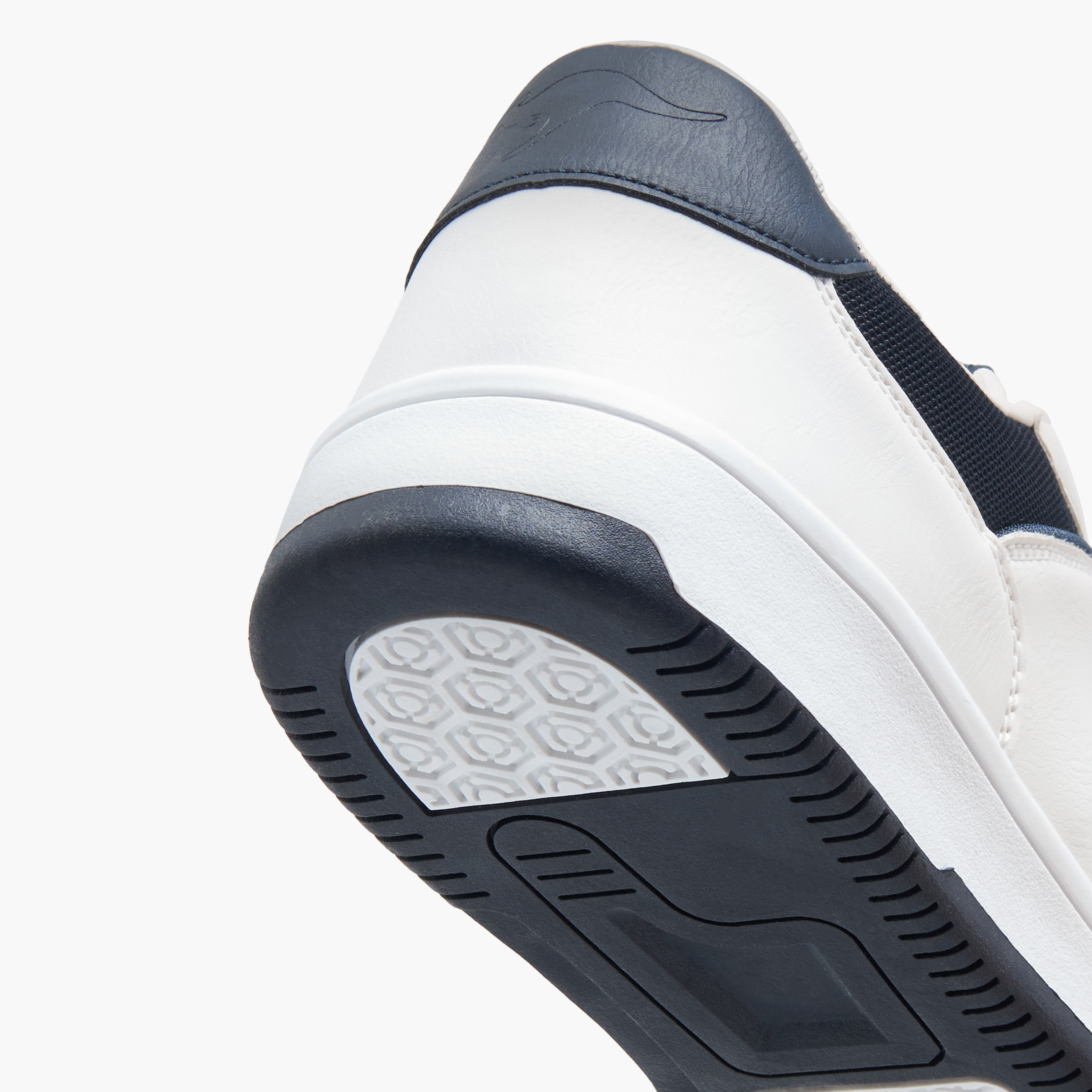 حذاء سنيكرز برباط إغلاق وشعار للرجال من كانجاروس-men-shoes-sneakers-image-5