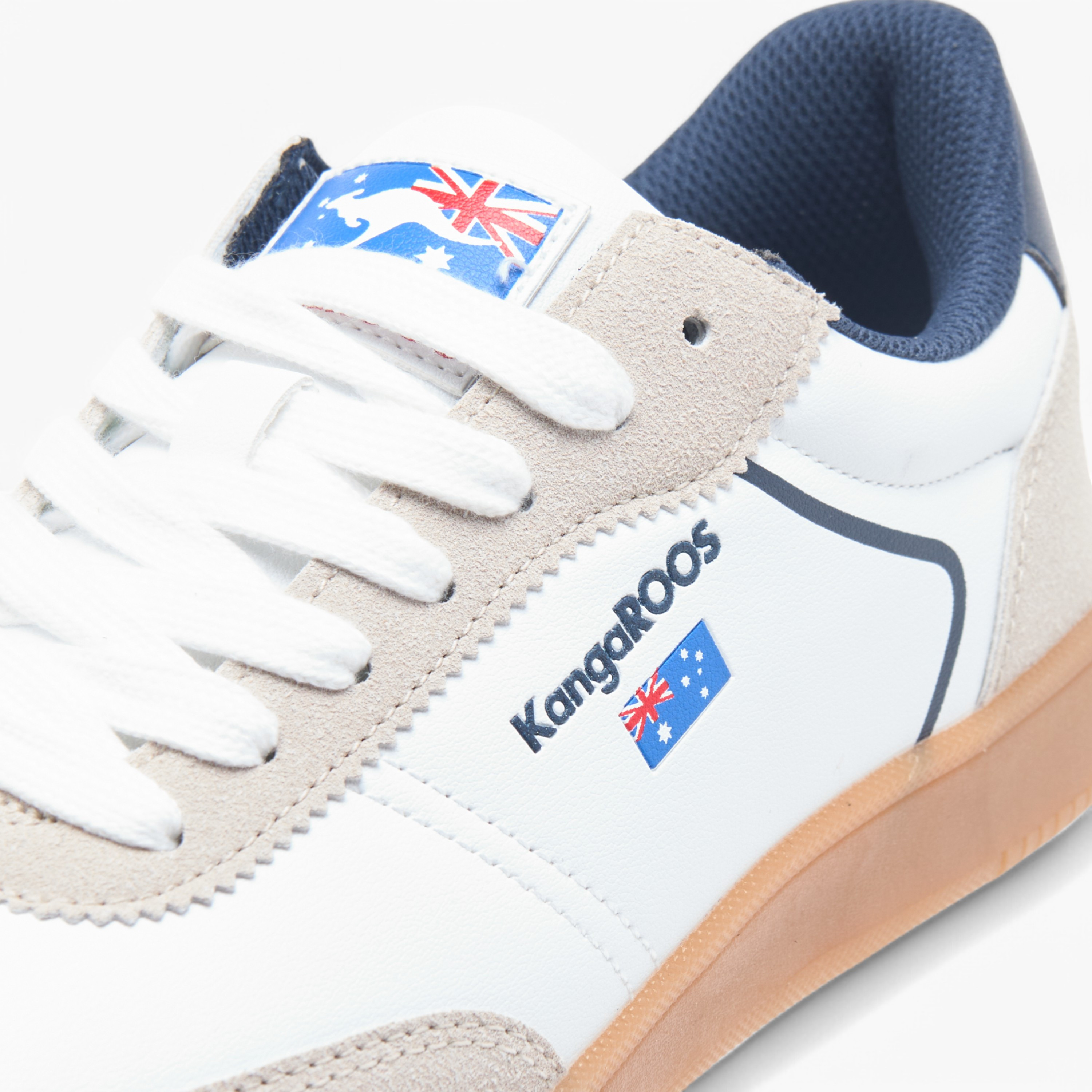 حذاء سنيكرز برباط إغلاق وشعار للرجال من كانجاروز-men-shoes-sneakers-image-4