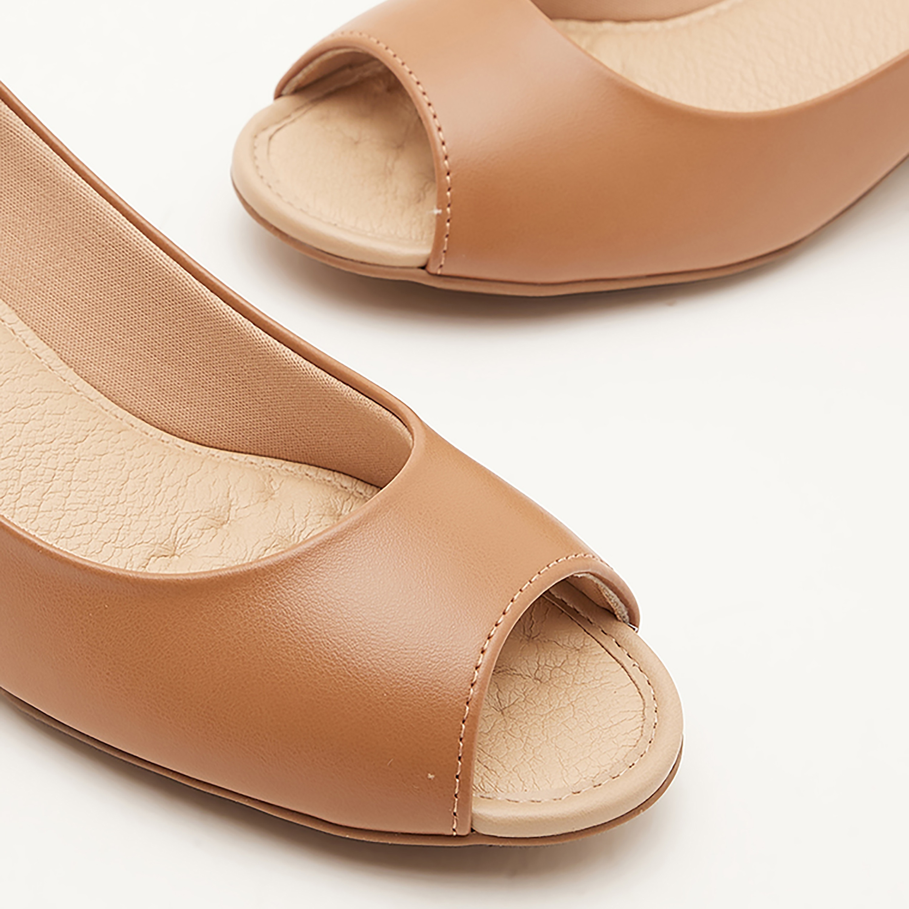  7036-413-5536 | صنادل نسائية من مودير بمقدمة مفتوحة وكعب عريض -women-shoes-heels-image-4