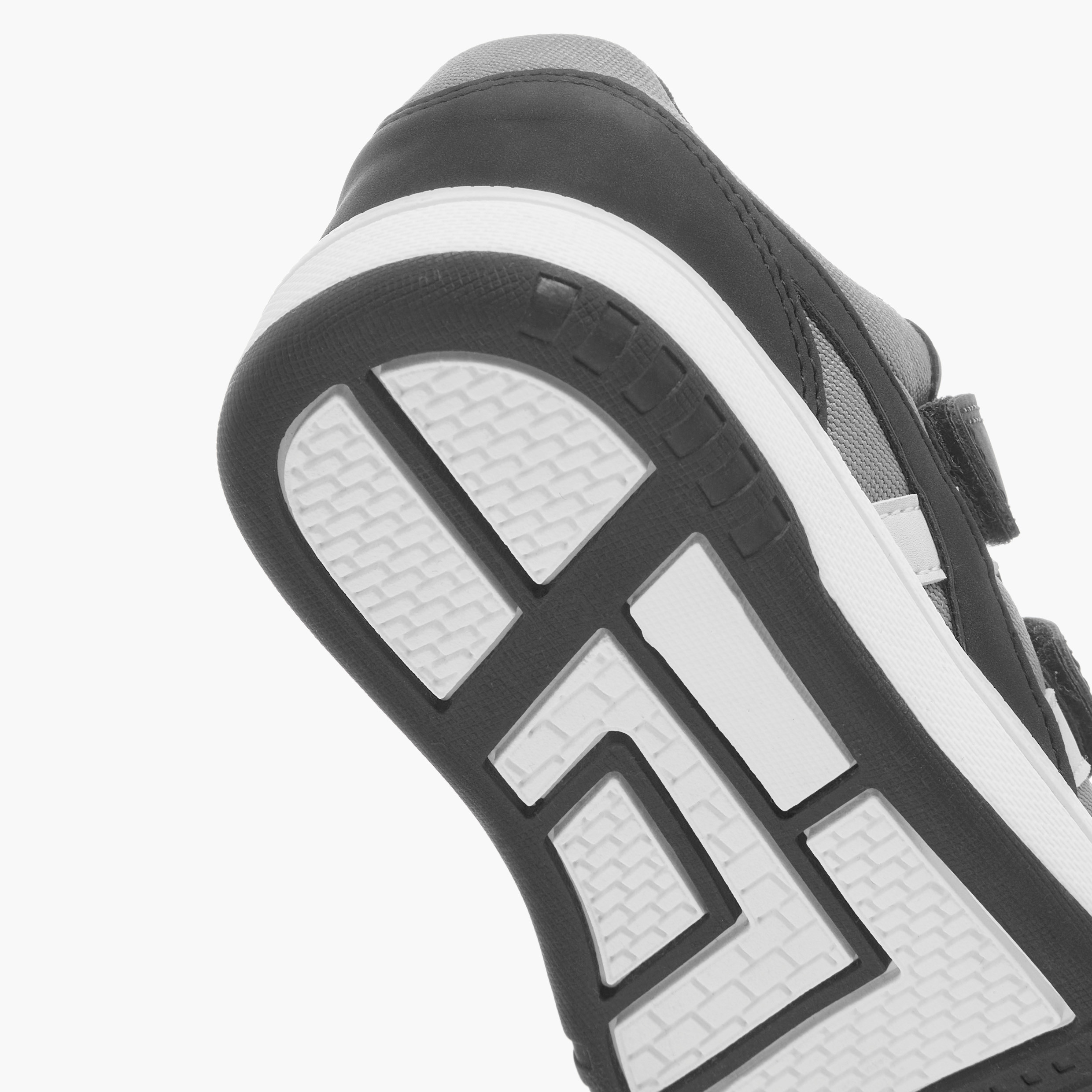 حذاء سنيكرز متعدد التصاميم بشريط إغلاق لاصق من جونيورز-boys-shoes-sneakers-image-5