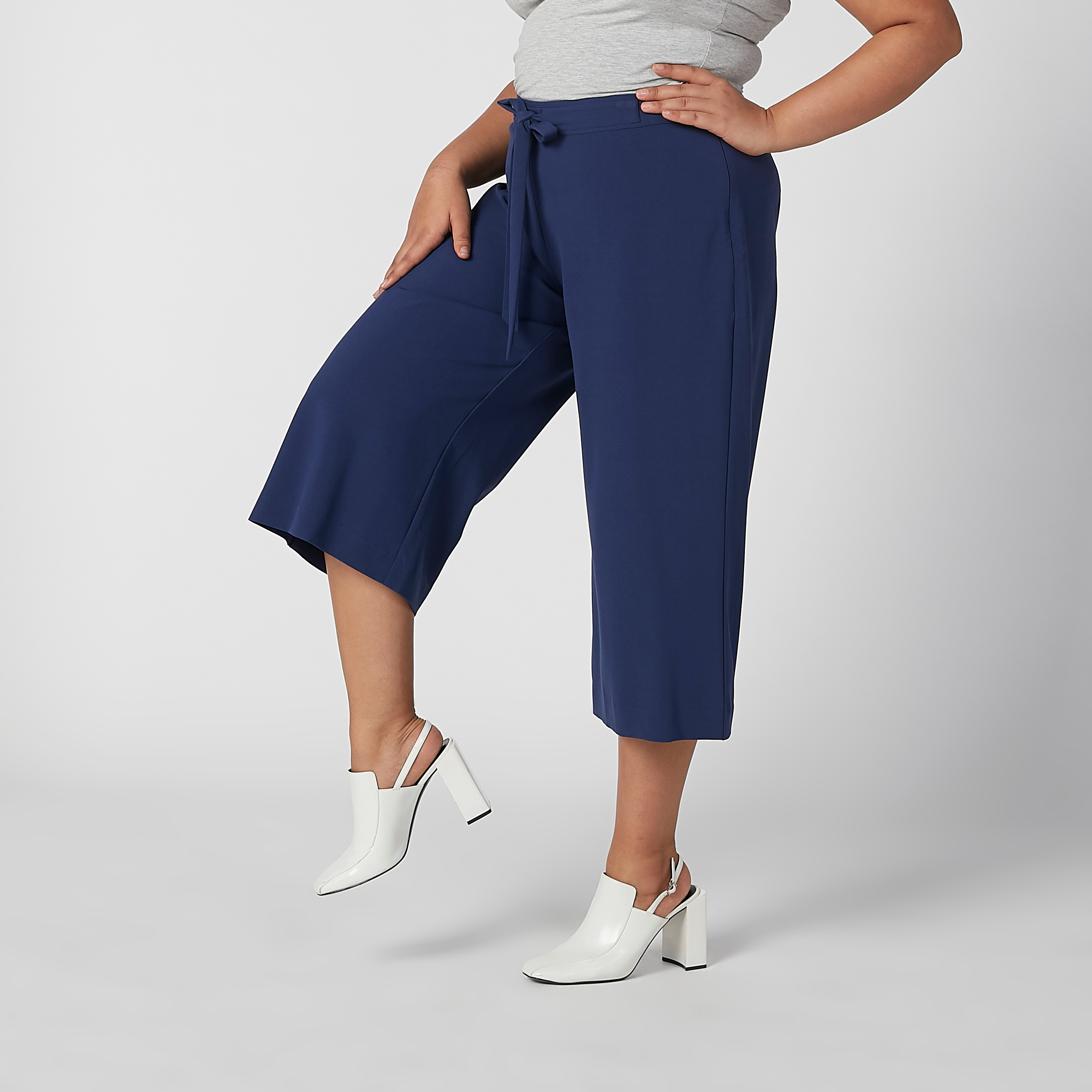 بنطال واسع الساقين سادة بقصّة واسعة وخصر مرن وأربطة-women-clothing-trousers-image-3