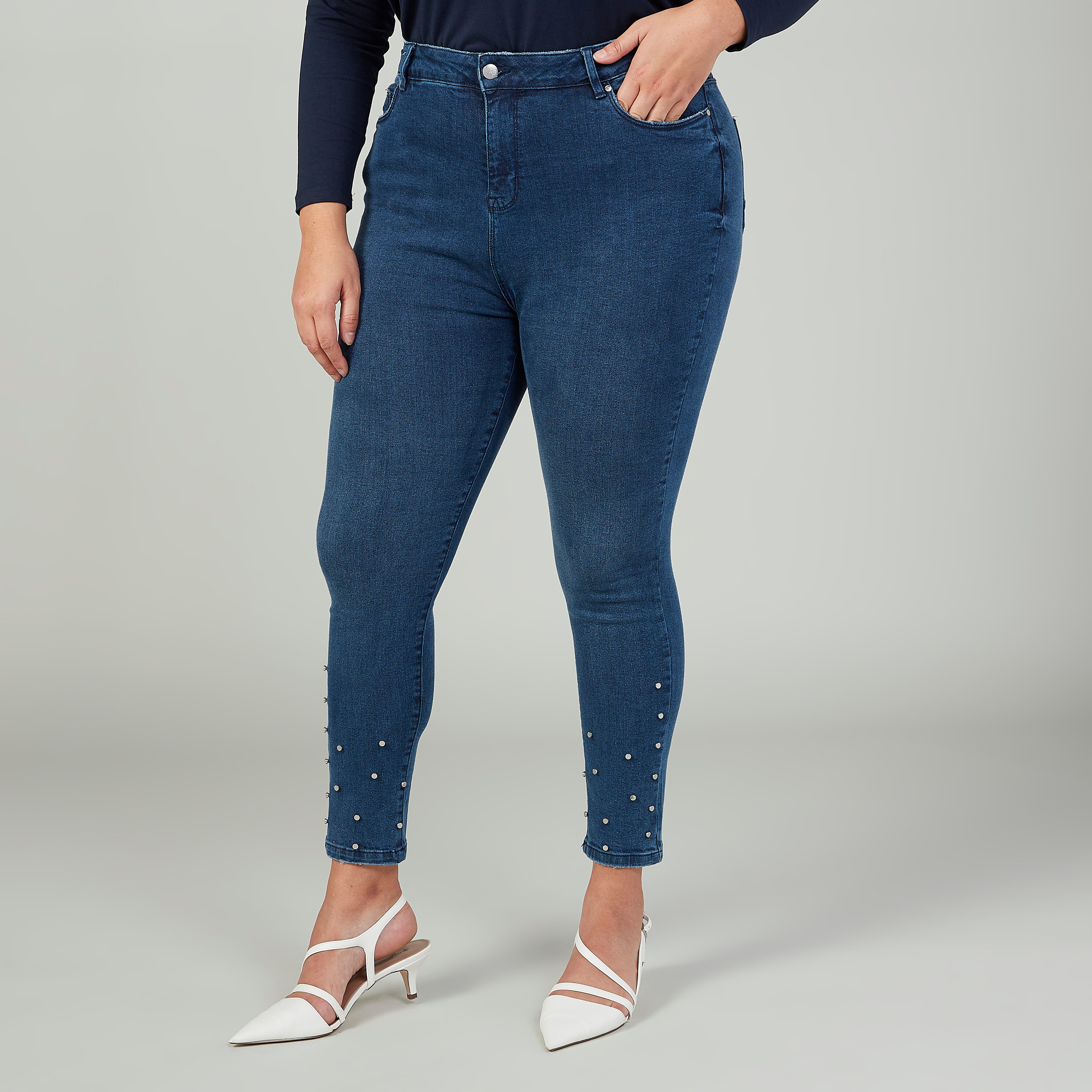 Buy Mid Rise Slim Fit Pearl Embellished Jeans with 5 Pockets Splash UAE