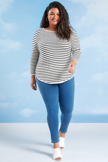 Striped Top with Round Neck and Long Sleeves