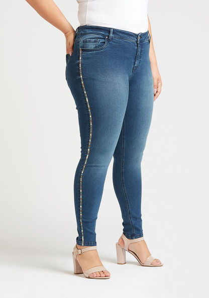 Skinny Fit Solid Mid-Rise Jeans with Pocket Detail and Embellishments