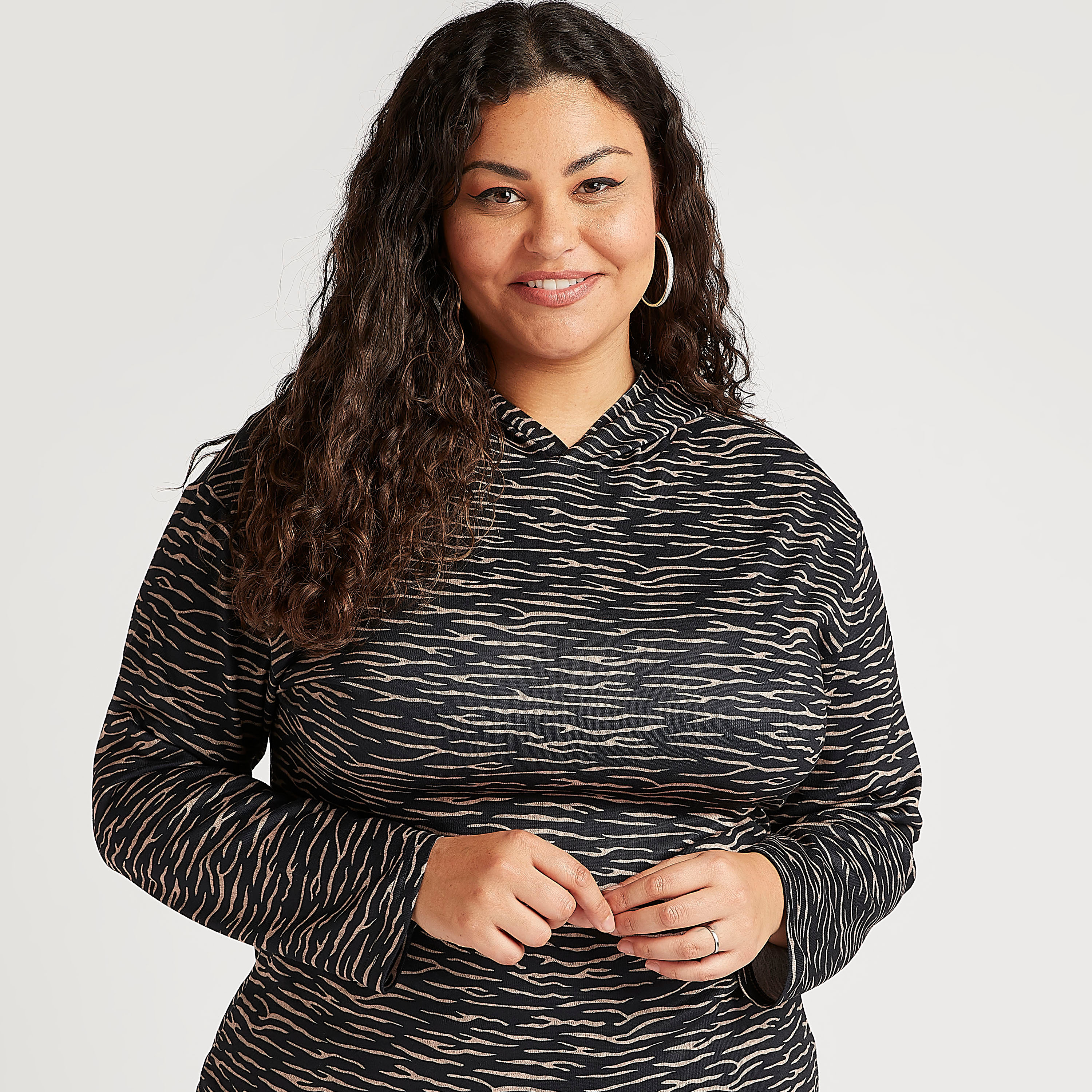 سويت شيرت بياقة بقبعة وأكمام طويلة وطبعات حيوانات-women-clothing-hoodiesandsweatshirts-sweatshirts-image-3