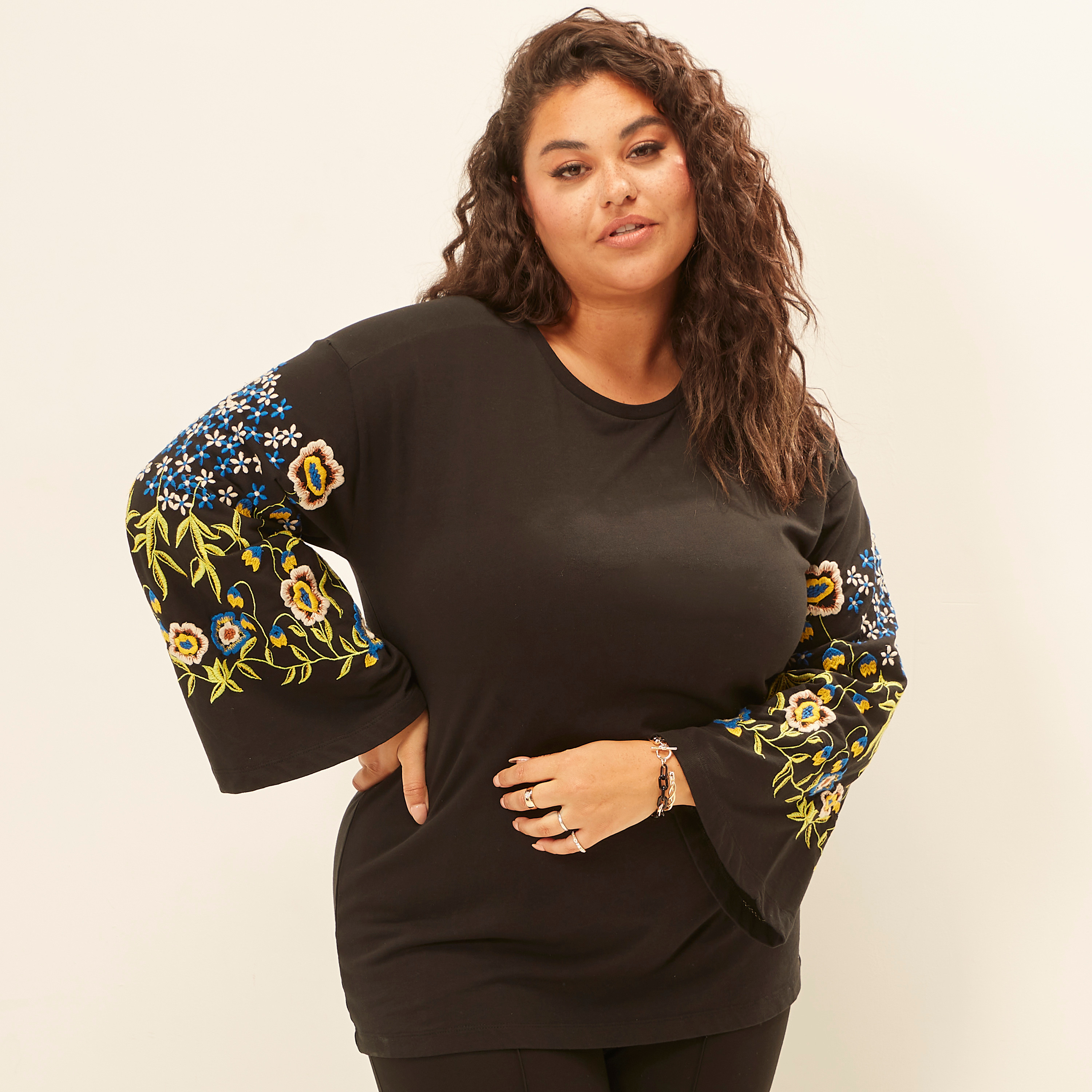 Plus size embroidered clearance sweatshirts