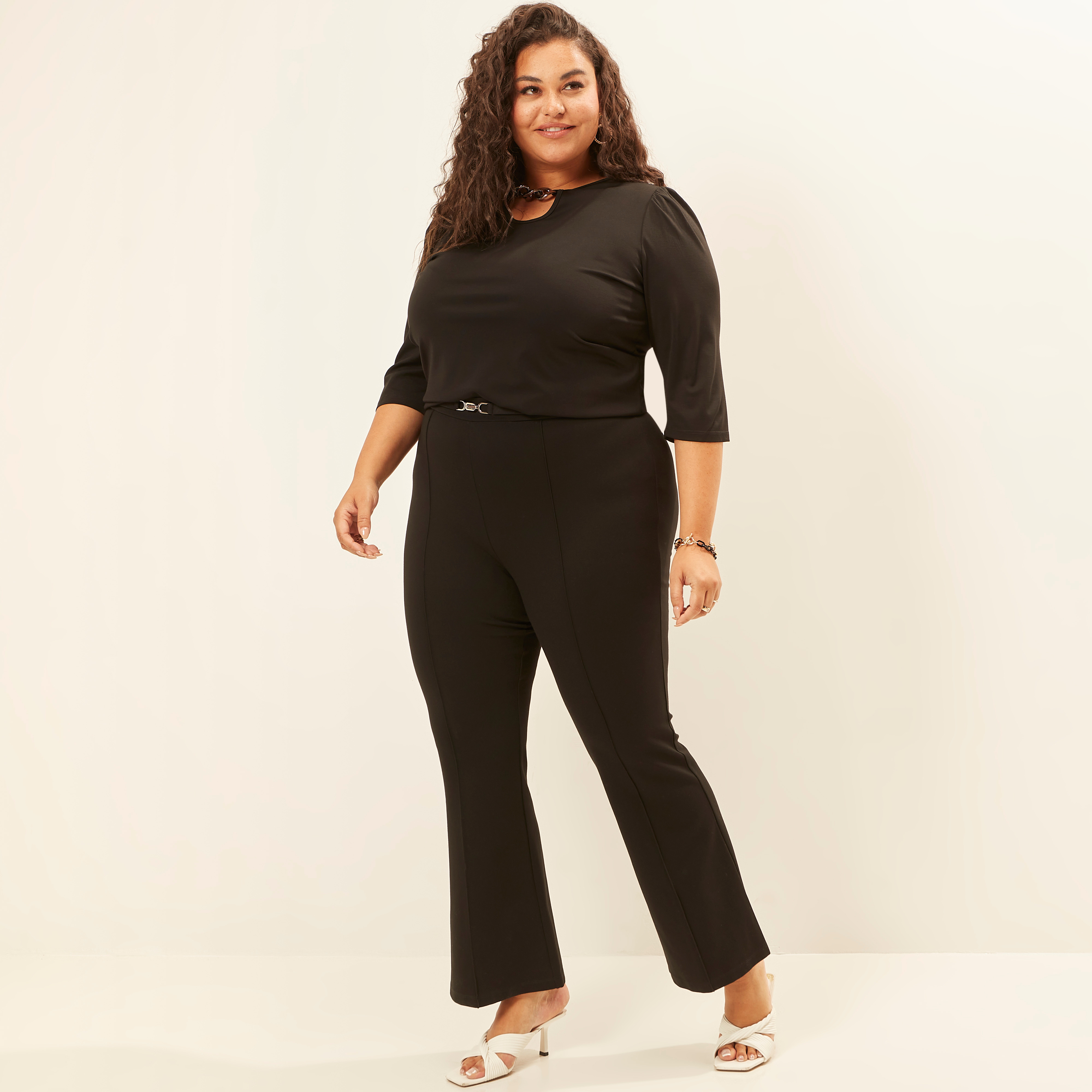 بنطلون سادة واسع بخصر مطاطي وزينة إبزيم-women-clothing-trousers-image-2