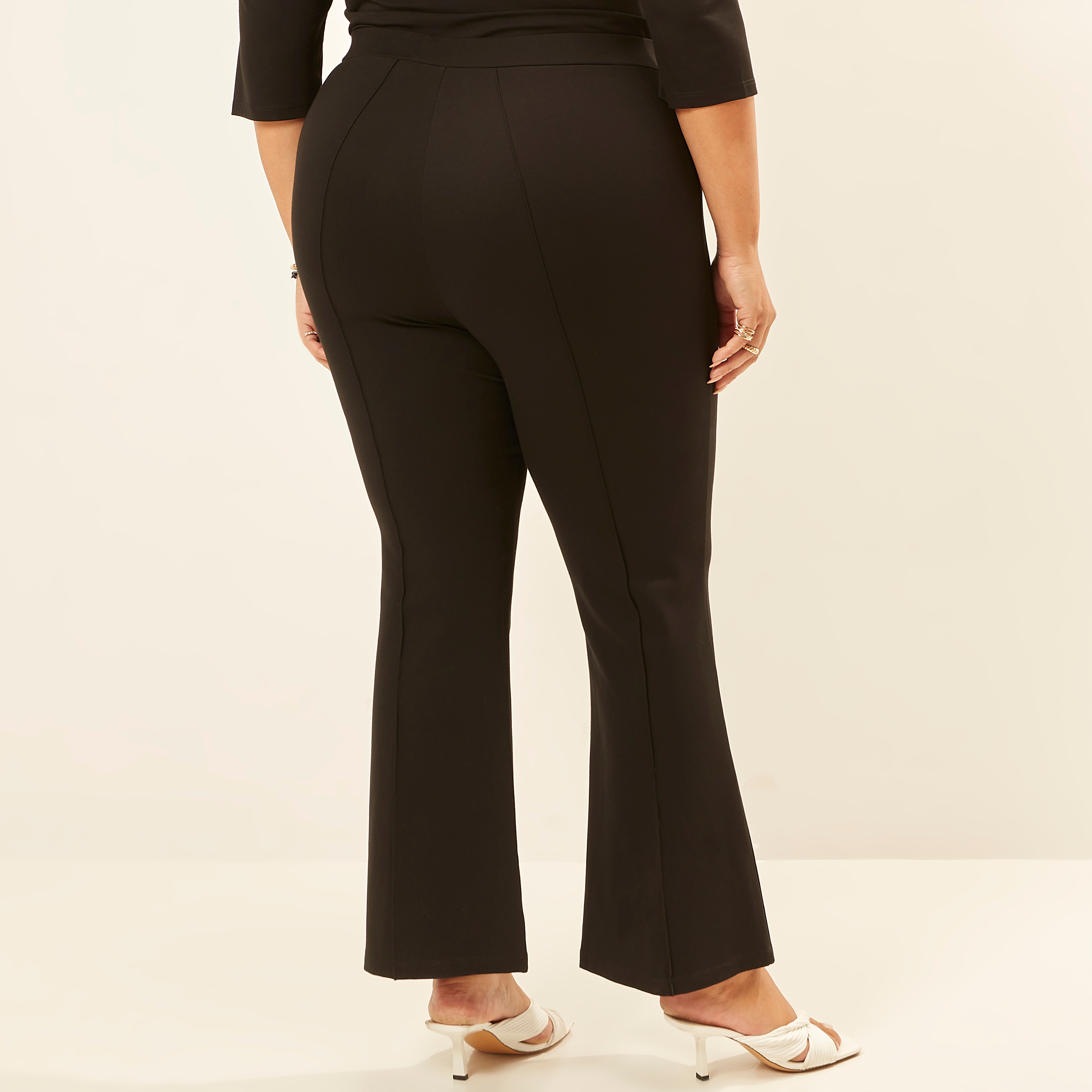 بنطلون سادة واسع بخصر مطاطي وزينة إبزيم-women-clothing-trousers-image-4