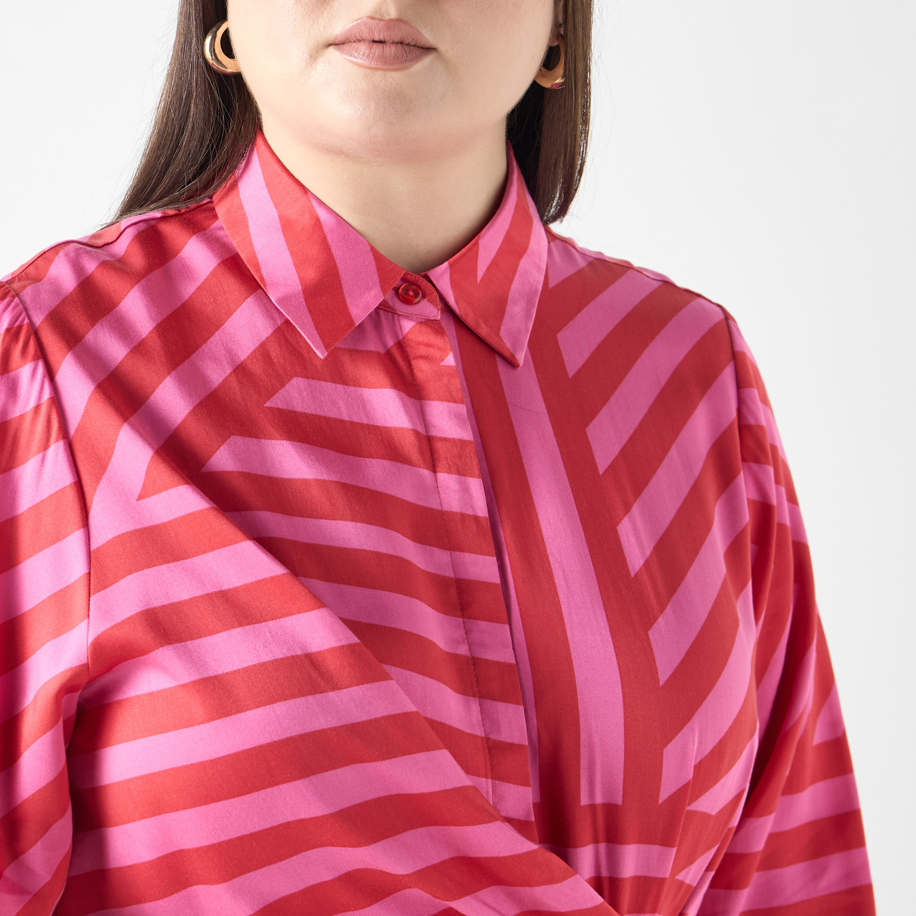 فستان قميص مقاس كبير مخطط بأكمام طويلة وتفاصيل منسدلة من اولا بوبكن-women-clothing-dresses-image-4