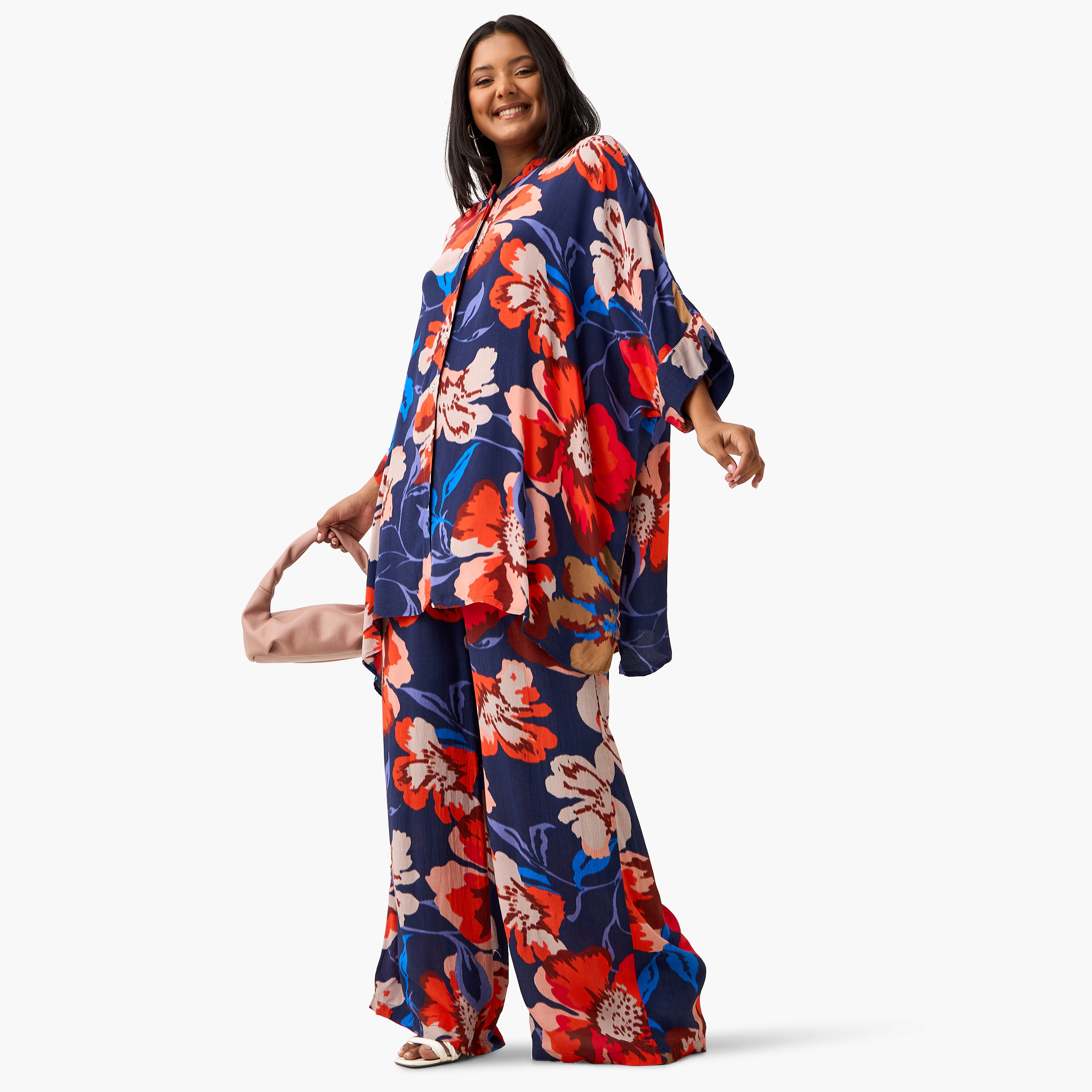 بلوزة مقاس كبير بأكمام 3/4 وطبعات أزهار من أولا بوبكن-women-clothing-shirtsandblouses-blouses-image-2