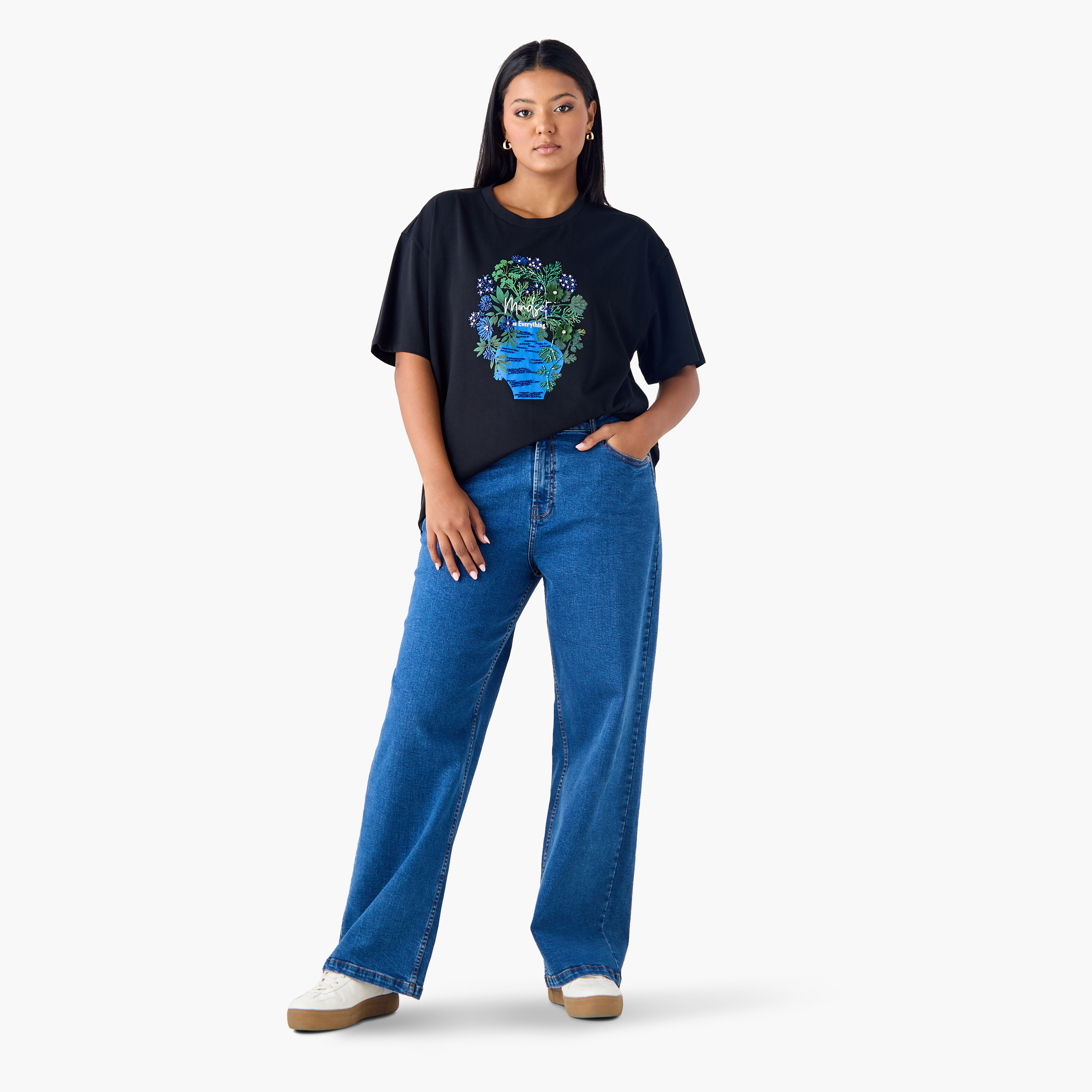 تيشيرت مزيّن زهور وياقة ضيقة مقاس كبير من أولا بوبكن-women-clothing-plussize-tshirts-image-2