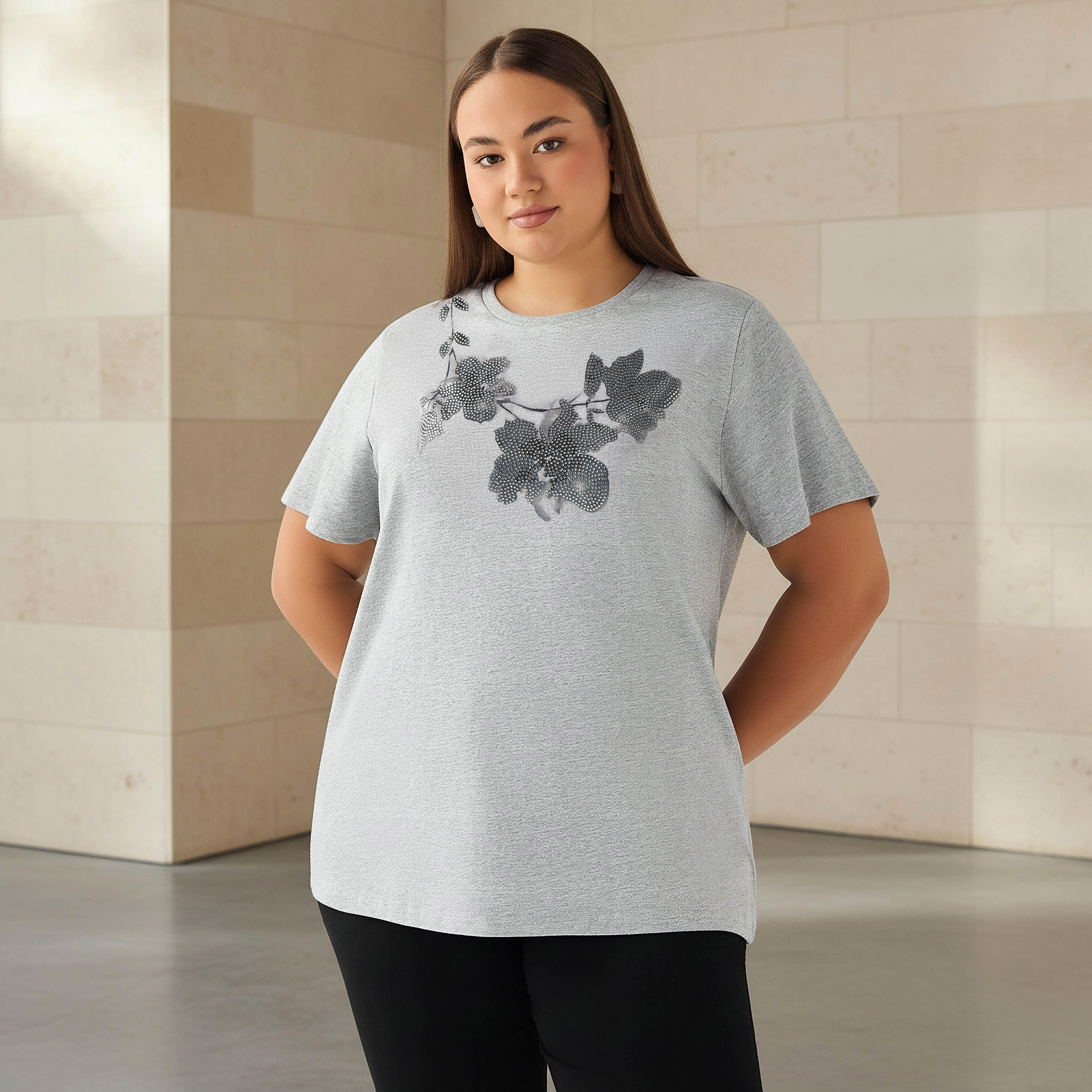 تيشيرت قطن بقصّة عادية بتزيينات زهرية من أولا بوبكن-women-clothing-plussize-tshirts-image-1
