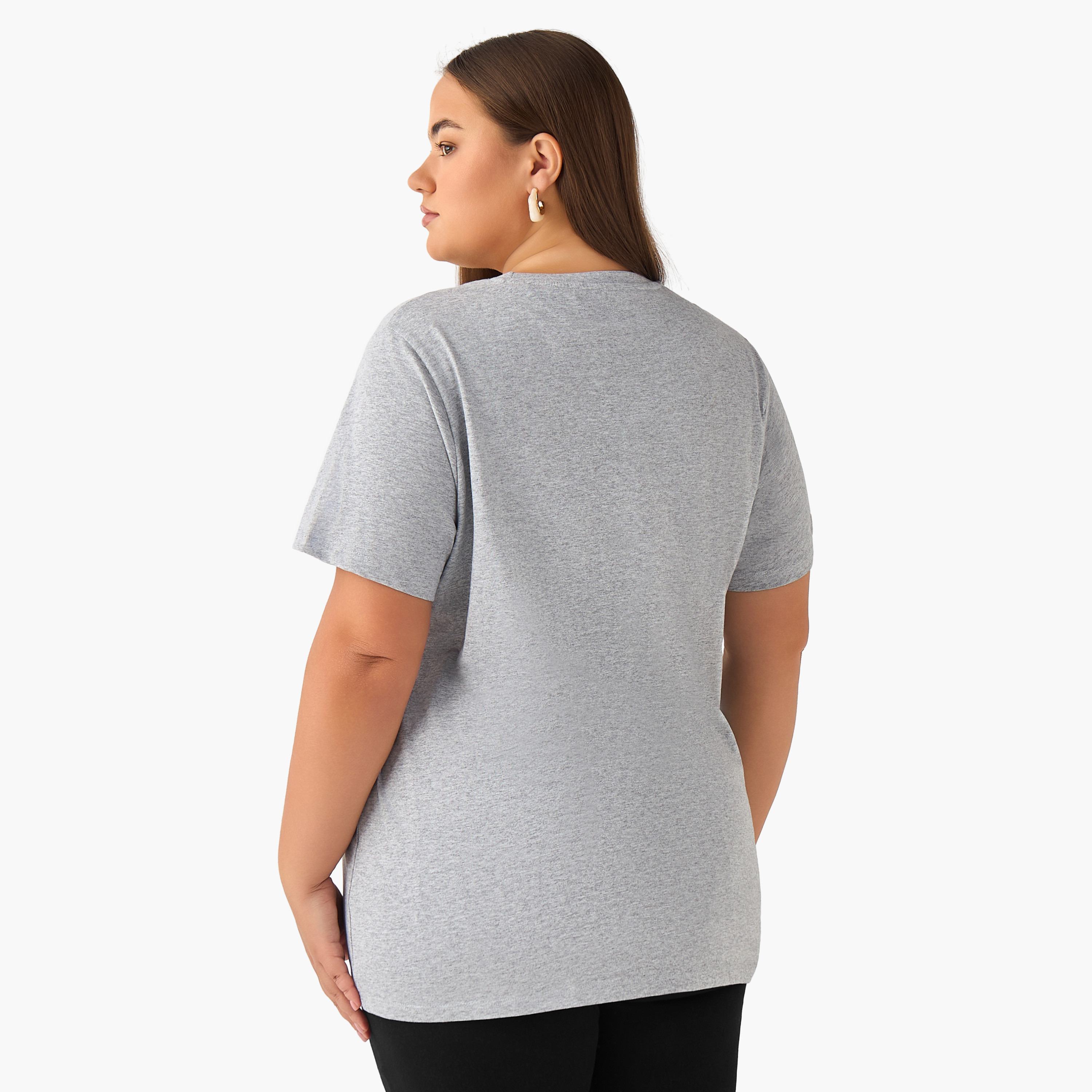 تيشيرت قطن بقصّة عادية بتزيينات زهرية من أولا بوبكن-women-clothing-plussize-tshirts-image-3