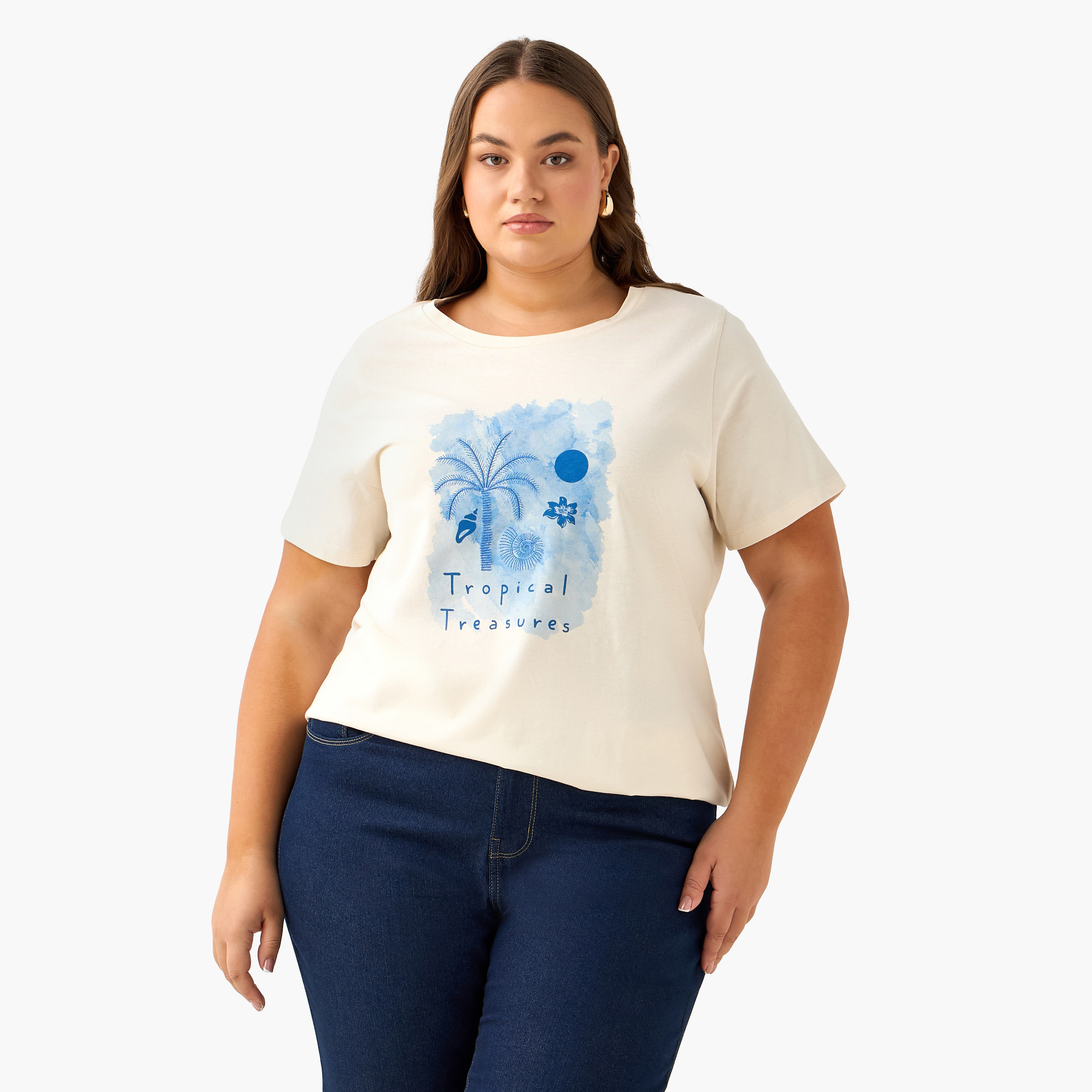 تيشيرت بقصة مريحة وطبعات من أولا بوبكين-women-clothing-plussize-tshirts-image-2
