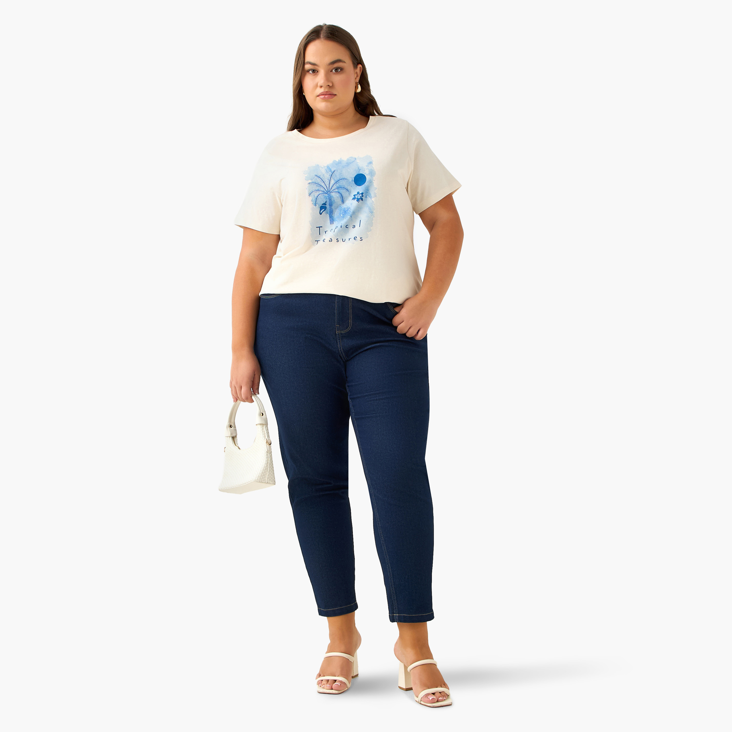تيشيرت بقصة مريحة وطبعات من أولا بوبكين-women-clothing-plussize-tshirts-image-3