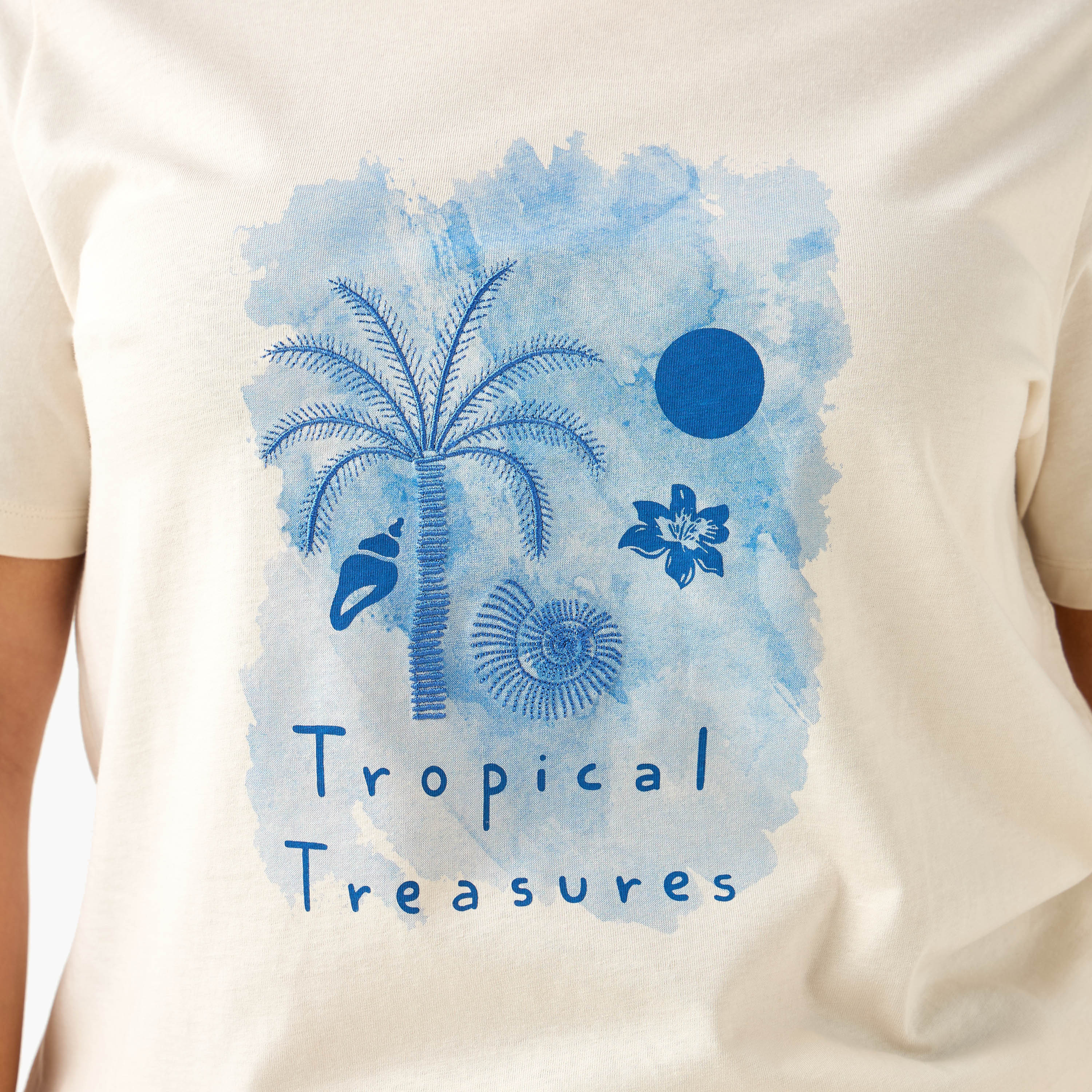تيشيرت بقصة مريحة وطبعات من أولا بوبكين-women-clothing-plussize-tshirts-image-6